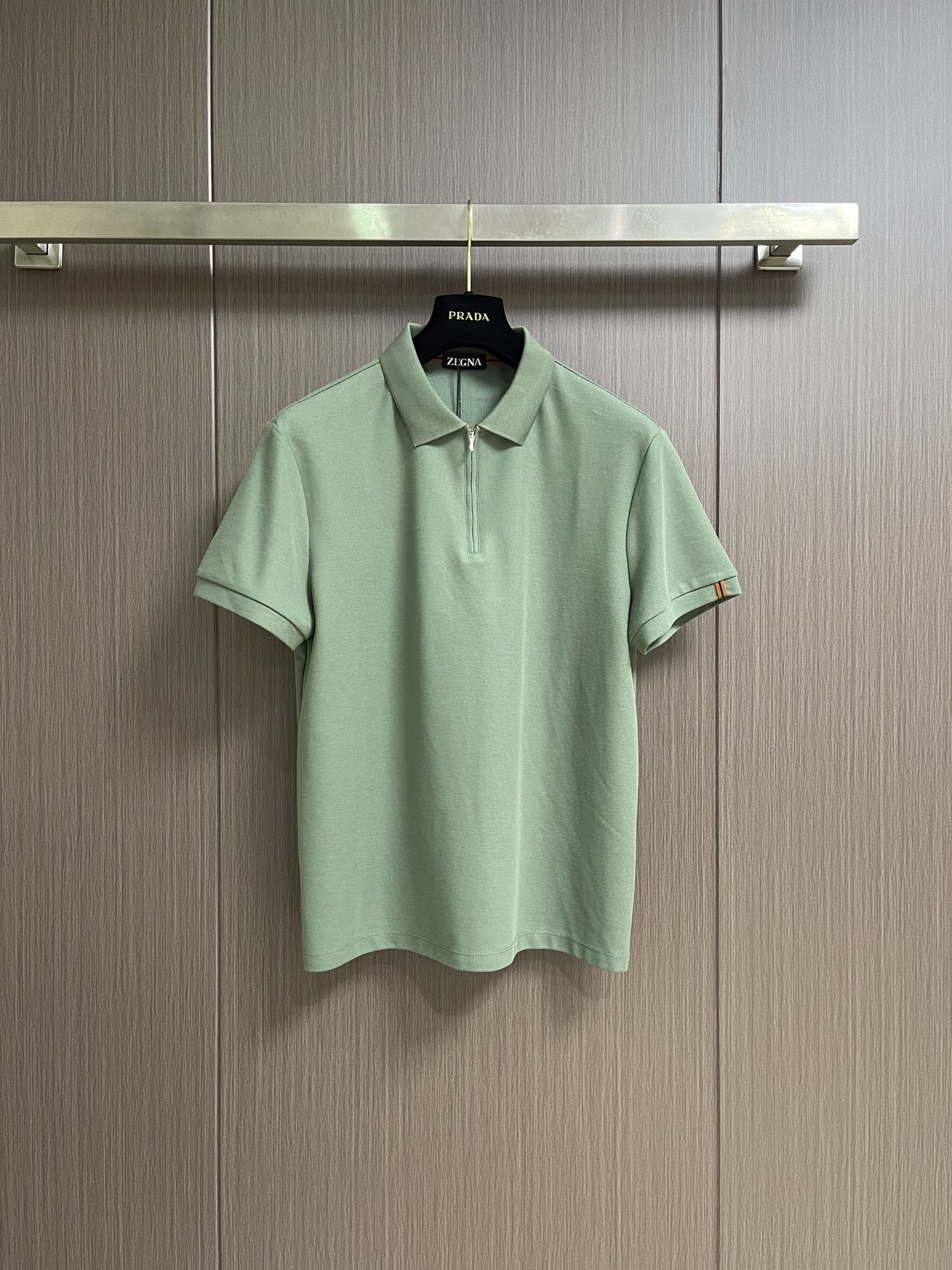 Zegna 2026ss早春时装款拉链门襟男士短袖针织Polo衫，非常明星级的一款单品，颜值度极高，即大