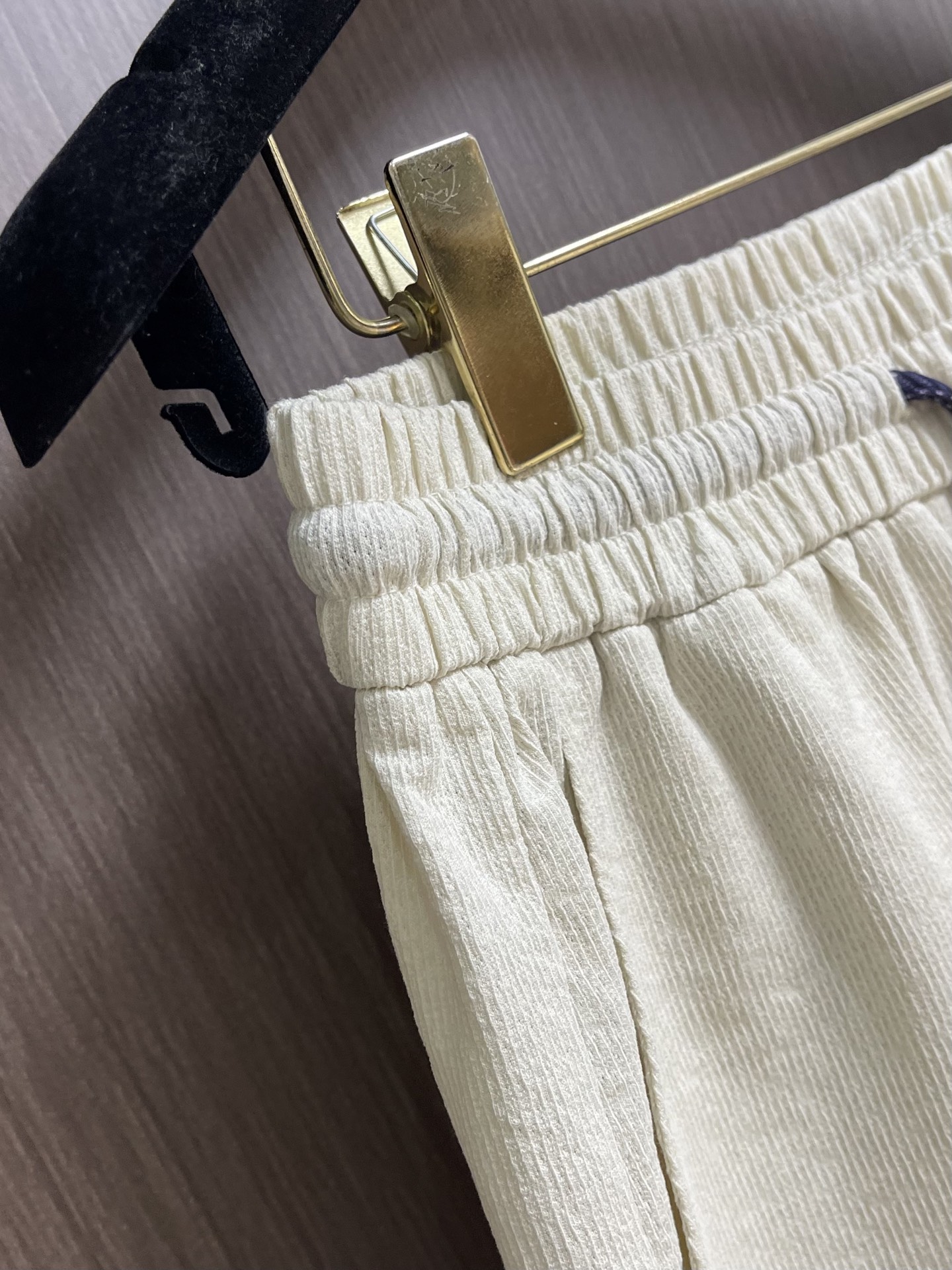 Zegna 2026ss夏季新款休闲短裤，穿着非常舒适 低调不失奢华 穿出去非常有档次 裤型款式和裁剪亦