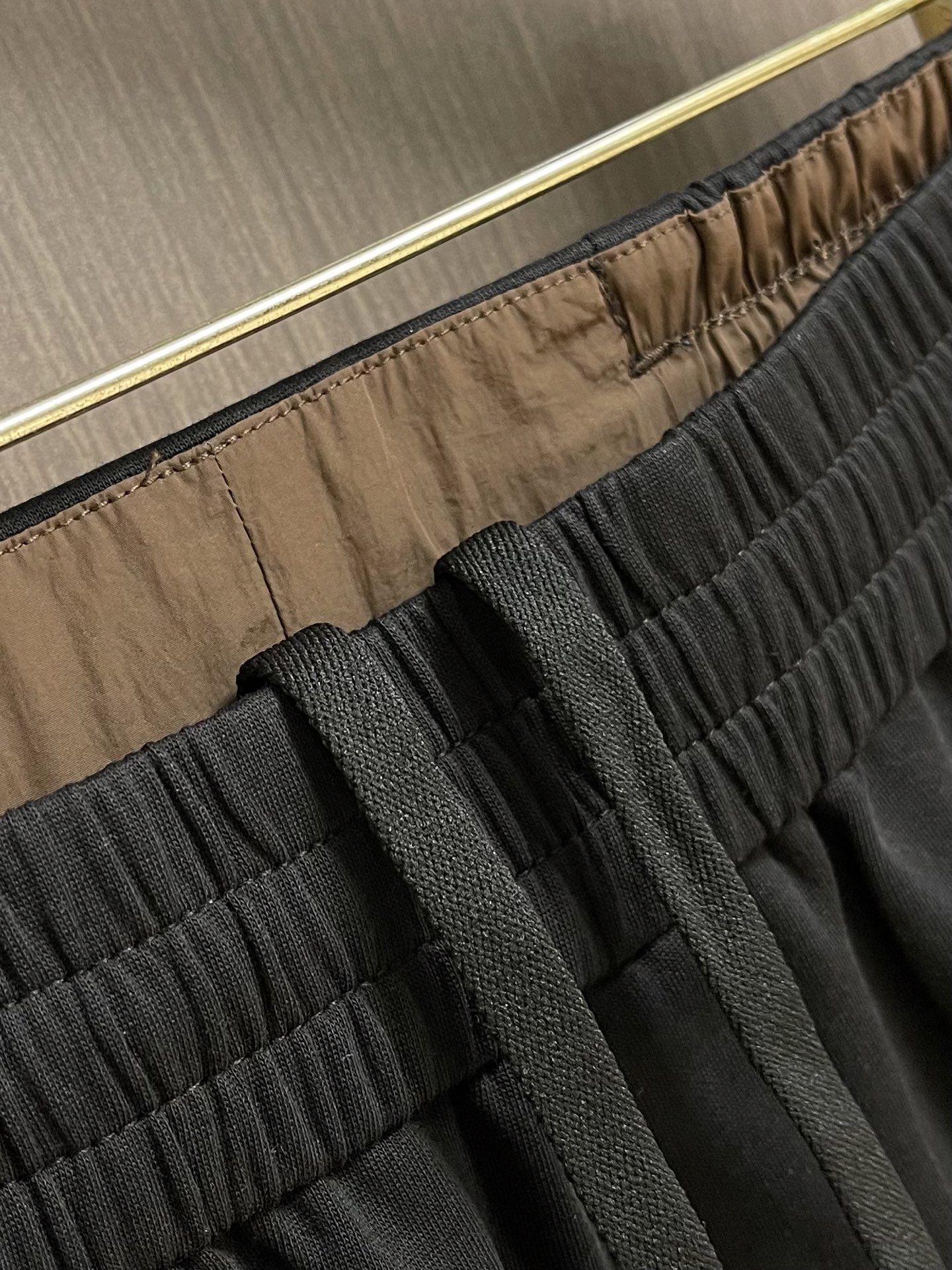 Zegna 杰尼亚休闲短裤，质感亲肤又舒爽，简约logo标识刺绣，拉绳头等细节，做工精细完美百搭任何上衣