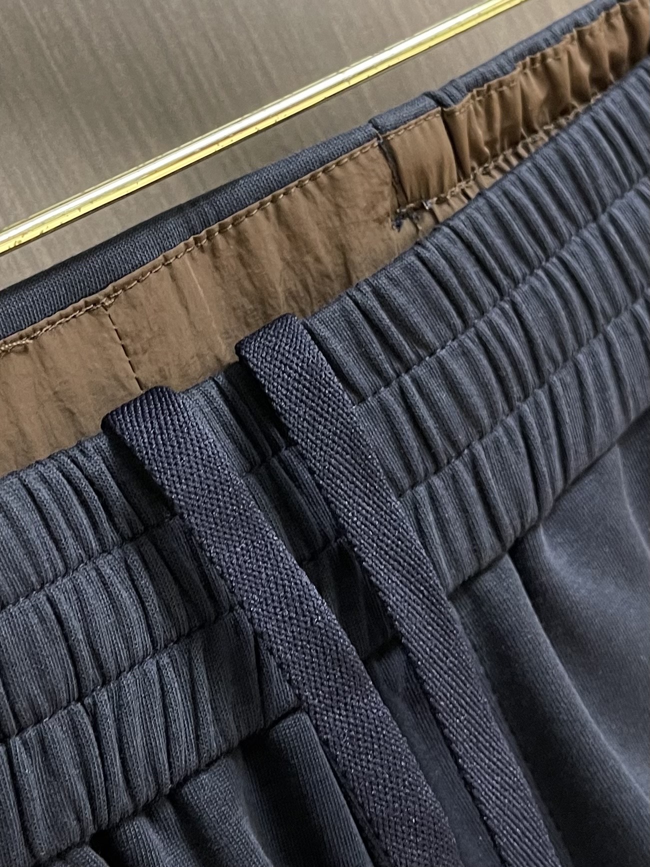 Zegna 杰尼亚休闲短裤，质感亲肤又舒爽，简约logo标识刺绣，拉绳头等细节，做工精细完美百搭任何上衣