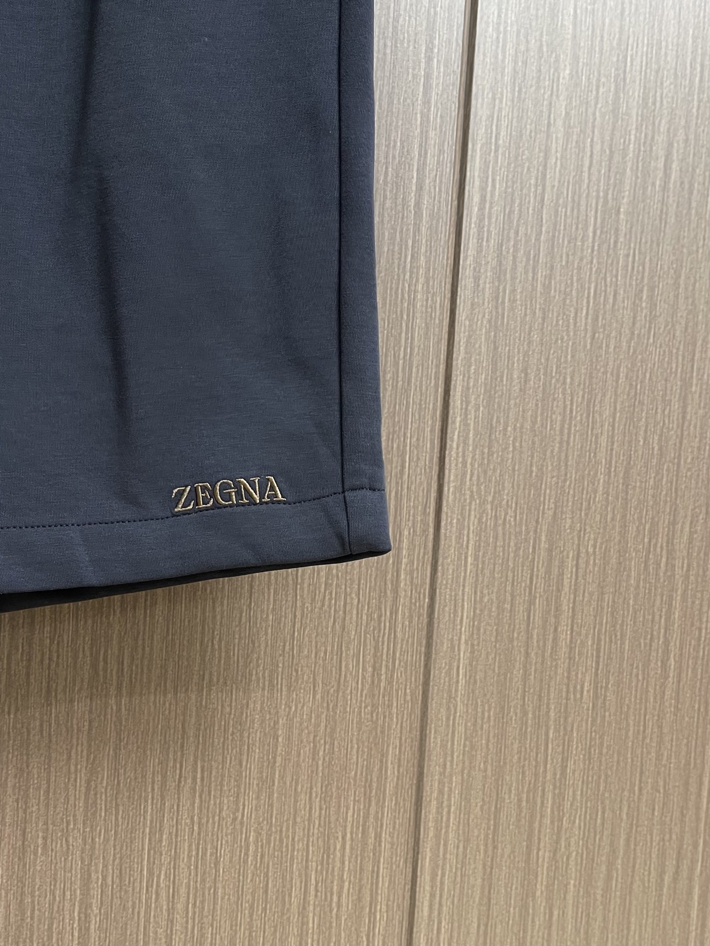 Zegna 杰尼亚休闲短裤，质感亲肤又舒爽，简约logo标识刺绣，拉绳头等细节，做工精细完美百搭任何上衣