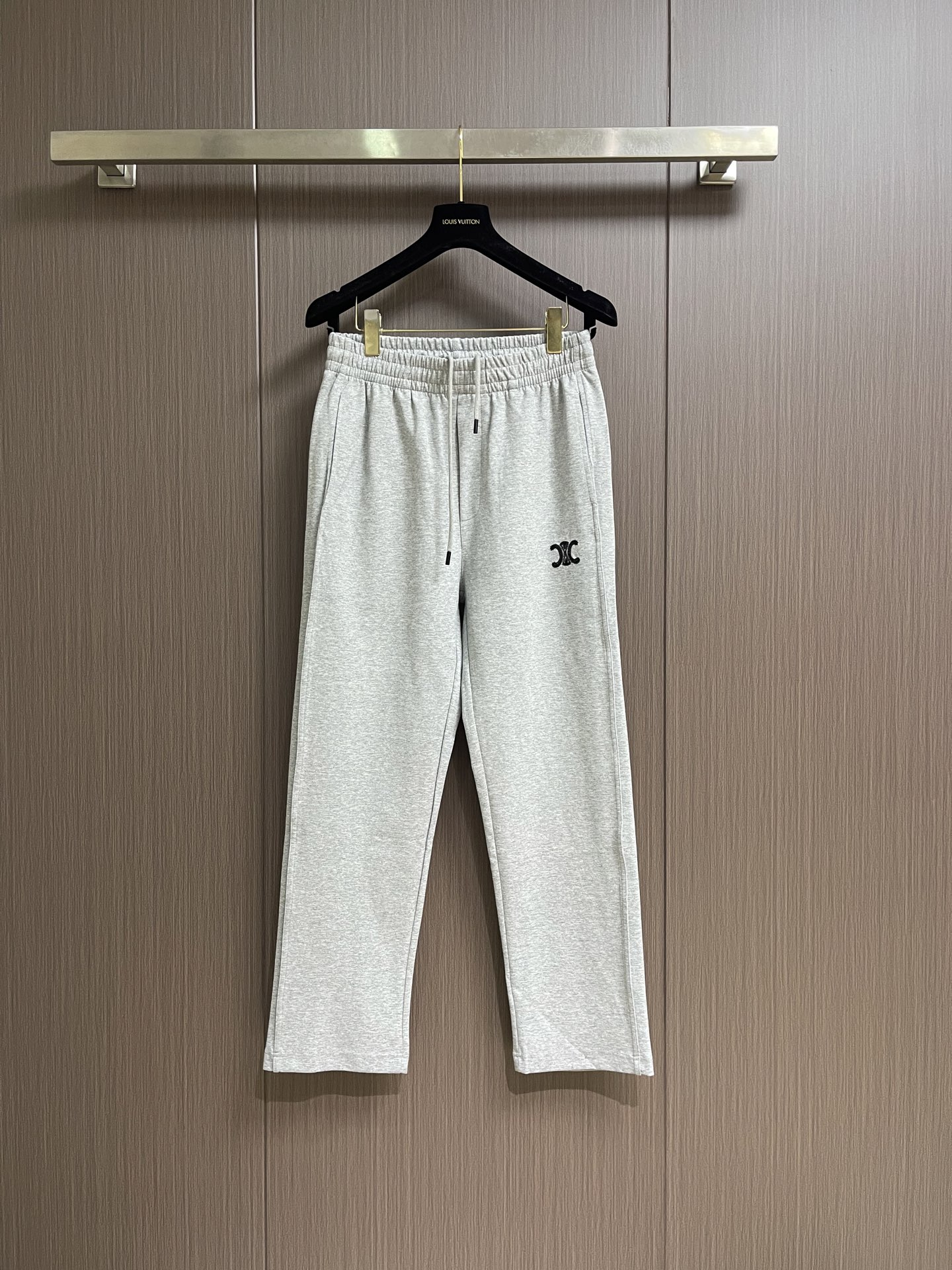 Celine 2026ss大元素刺绣logo标识字母男女同款简约休闲百搭棉质卫裤，男女时尚字母装饰运动休