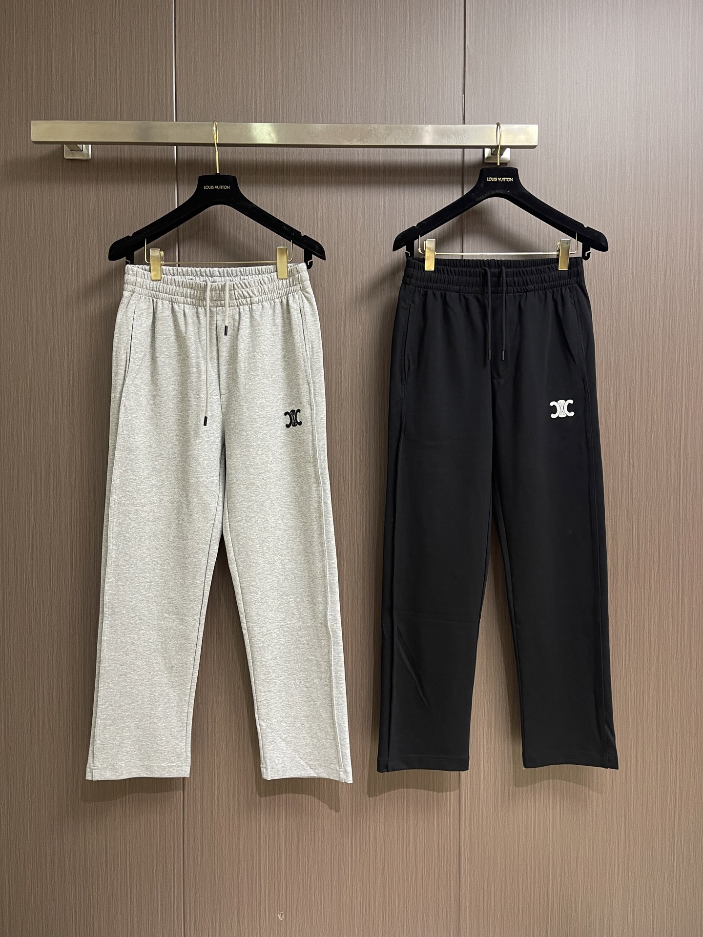 Celine 2026ss大元素刺绣logo标识字母男女同款简约休闲百搭棉质卫裤，男女时尚字母装饰运动休