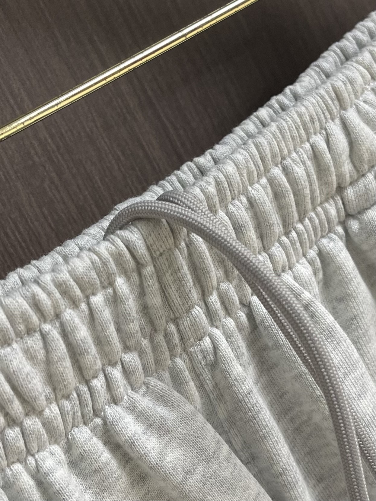 Acne Studios 刺绣徽标运动裤，定制雾境奢柔有机棉 奢润垂顺 云柔亲肤 一抹雾感麻灰 于极简中