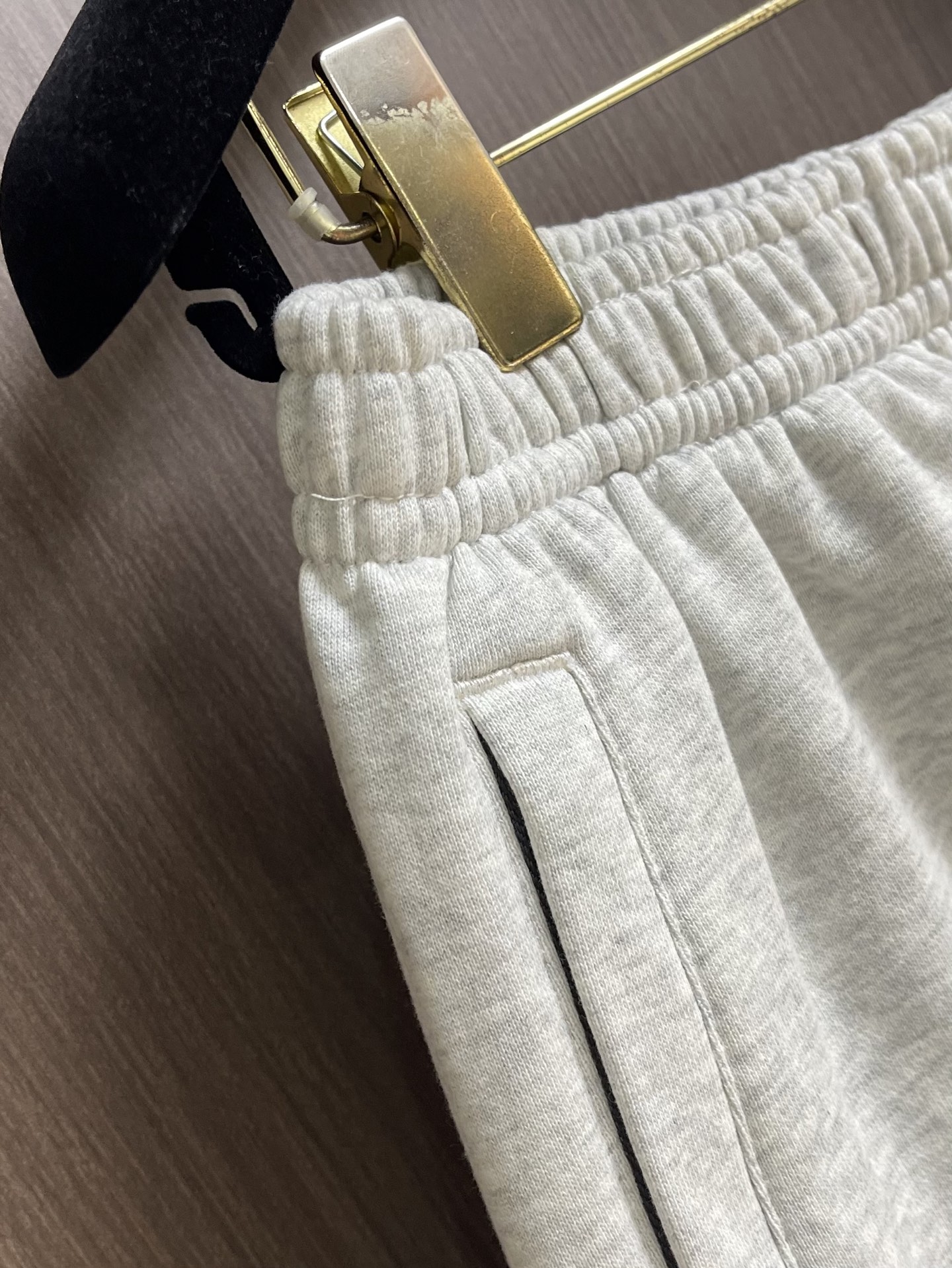 Acne Studios 刺绣徽标运动裤，定制雾境奢柔有机棉 奢润垂顺 云柔亲肤 一抹雾感麻灰 于极简中