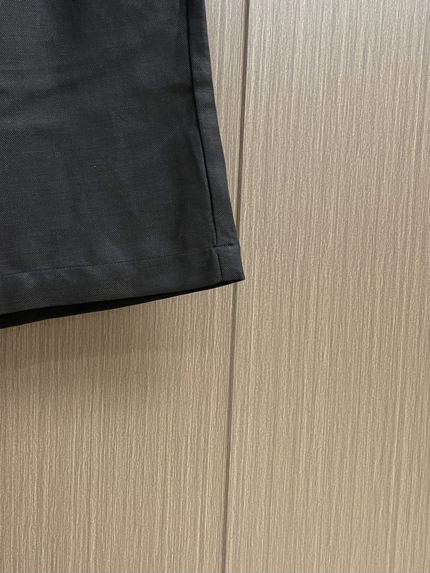 Zegna 2026SS夏季新款全麻料纯色短裤，经典全麻夏季短裤，配色现代时尚，面料触感轻薄透气，贴身穿