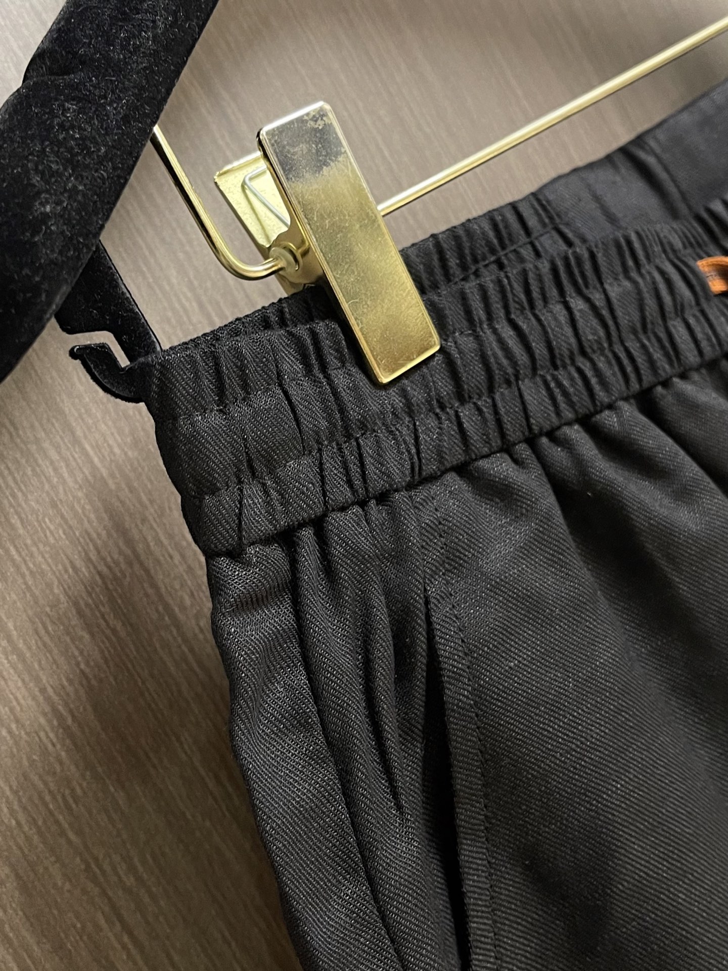 Zegna 2026SS夏季新款全麻料纯色短裤，经典全麻夏季短裤，配色现代时尚，面料触感轻薄透气，贴身穿