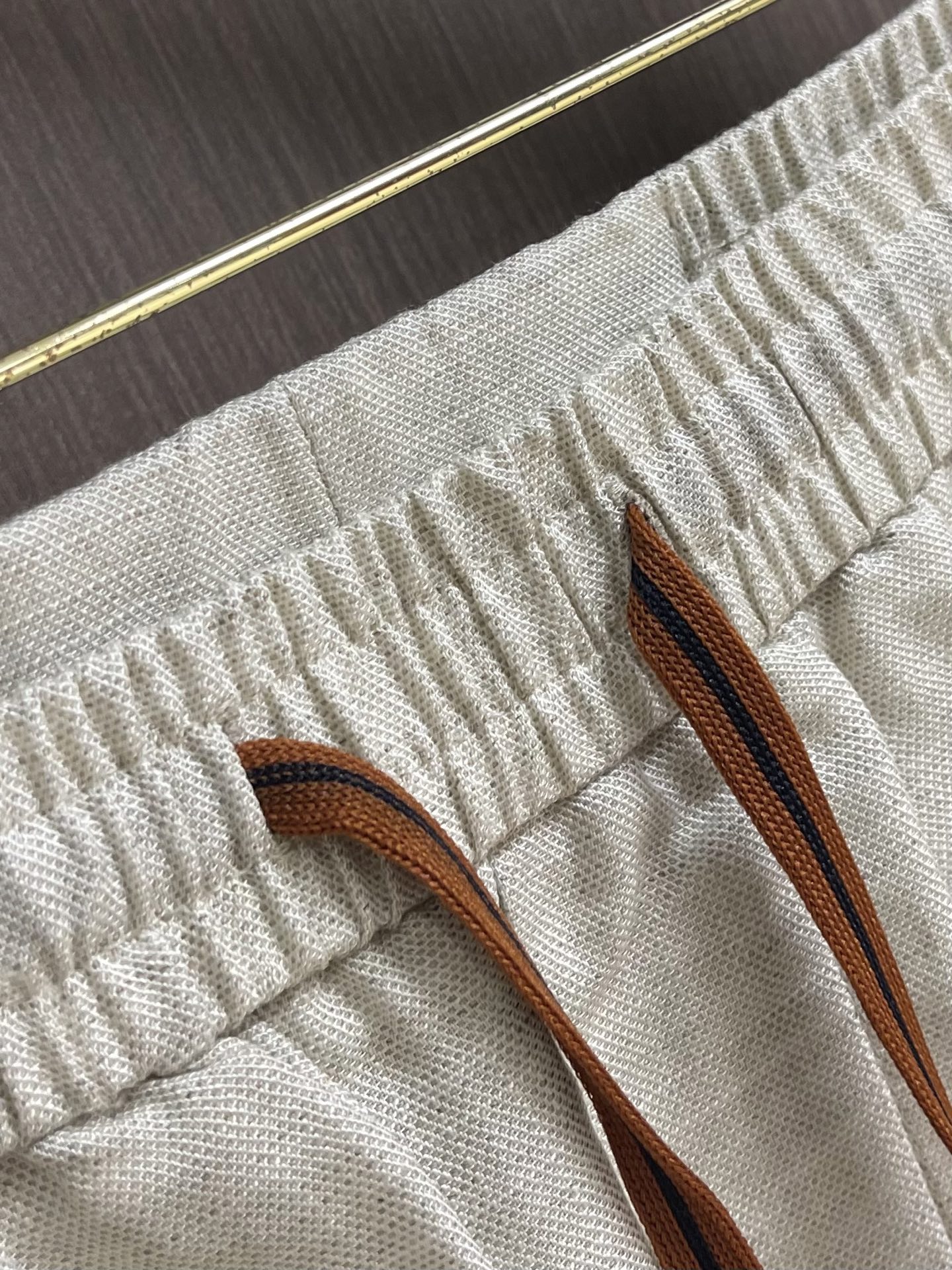 Zegna 2026SS夏季新款全麻料纯色短裤，经典全麻夏季短裤，配色现代时尚，面料触感轻薄透气，贴身穿