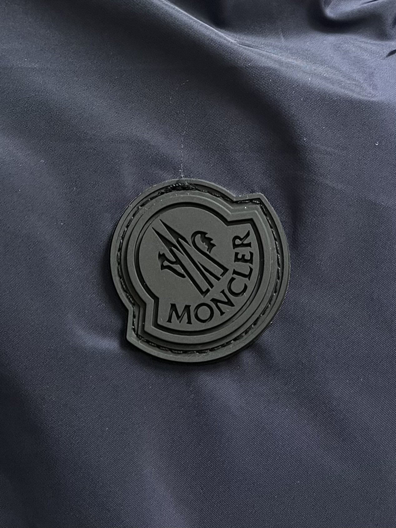 Moncler  2026SS春夏新品轻量连帽机能马甲，定制锦纶防泼水面料，轻薄轻量化上身零负担，防风防