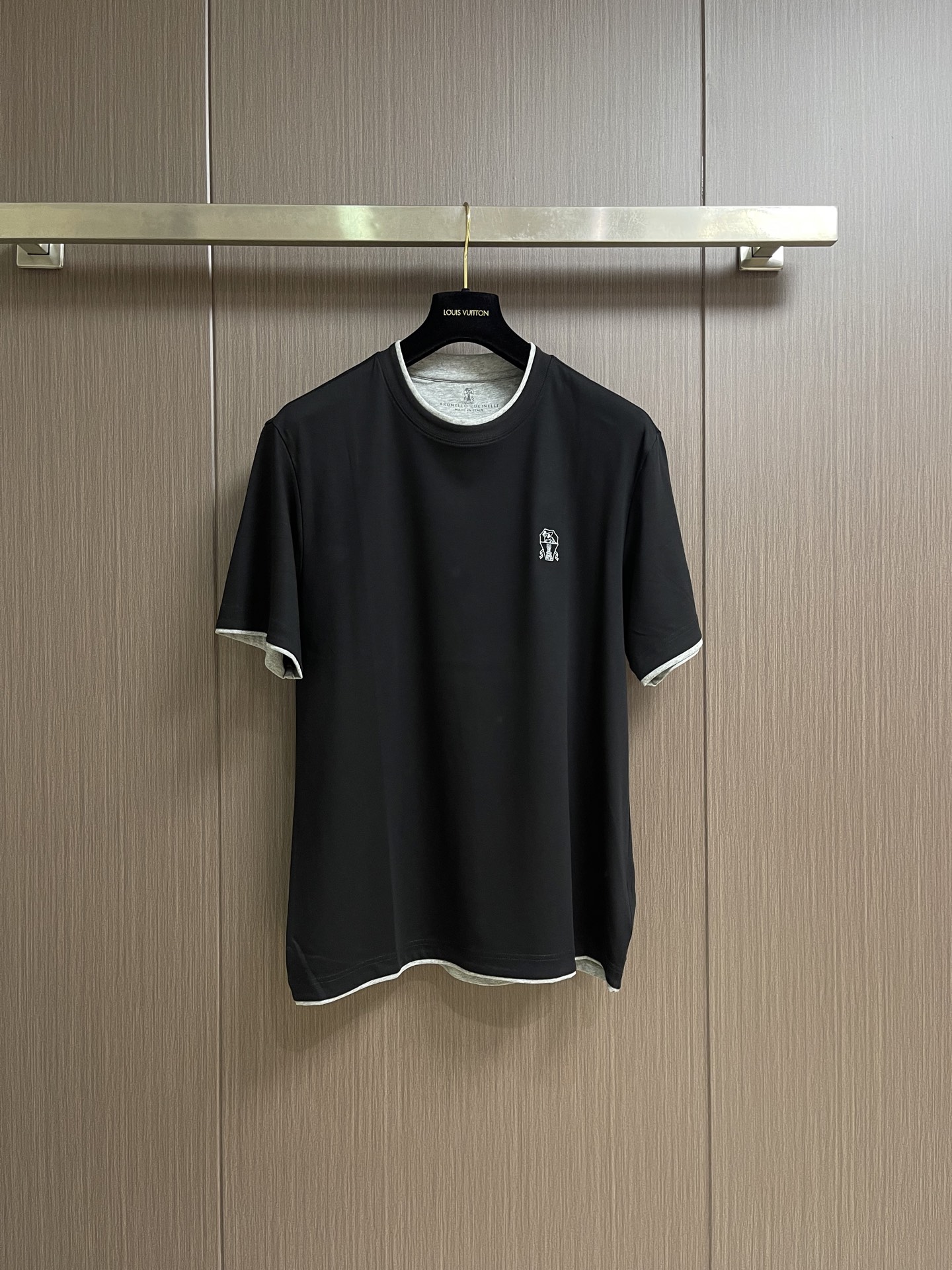 Brunello Cucinelli BC 胸前刺绣品牌标识圆领短袖T恤，2026SS早春新款短袖 男士