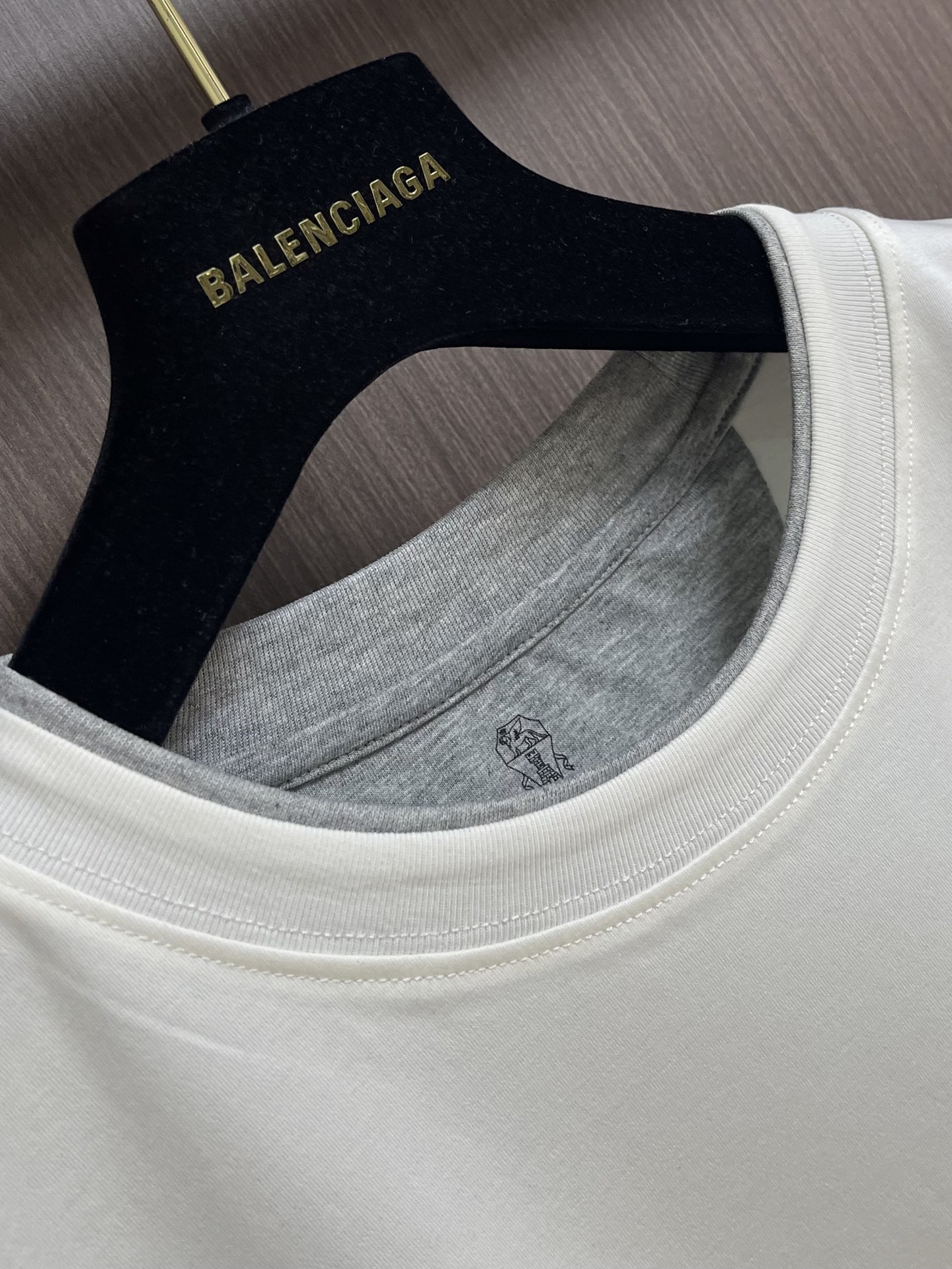 Brunello Cucinelli BC 胸前刺绣品牌标识圆领短袖T恤，2026SS早春新款短袖 男士