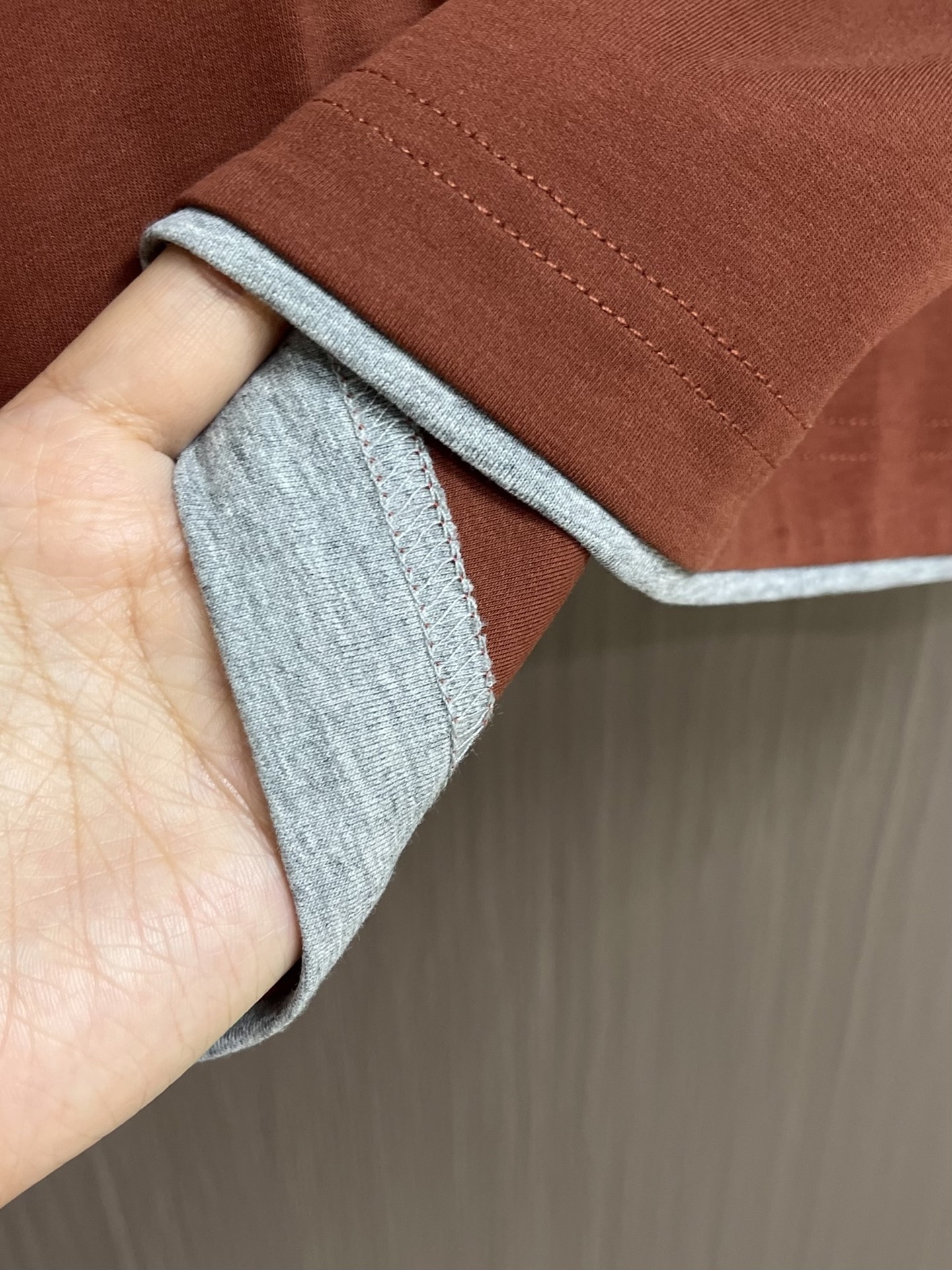 Brunello Cucinelli BC 胸前刺绣品牌标识圆领短袖T恤，2026SS早春新款短袖 男士