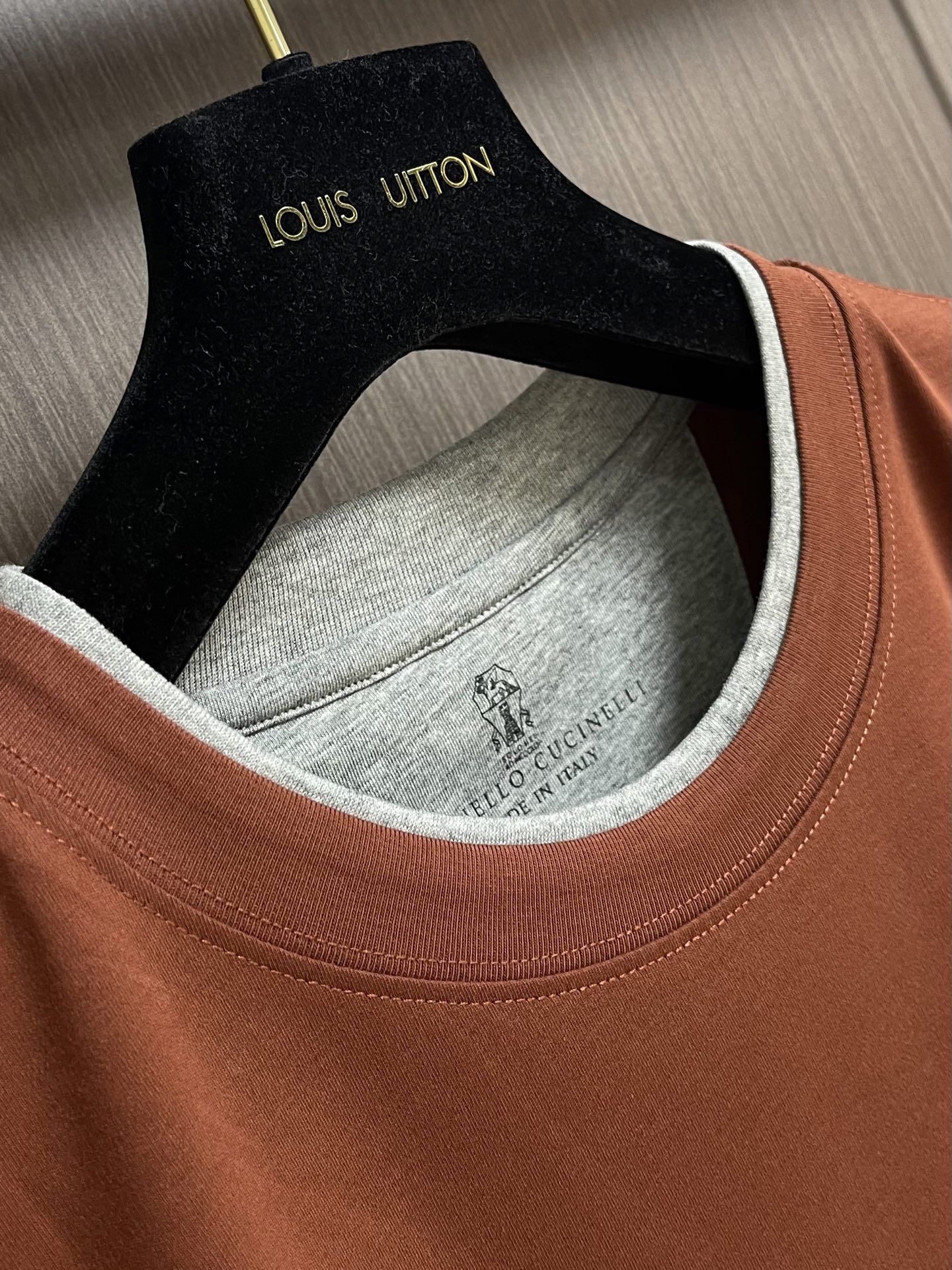 Brunello Cucinelli BC 胸前刺绣品牌标识圆领短袖T恤，2026SS早春新款短袖 男士