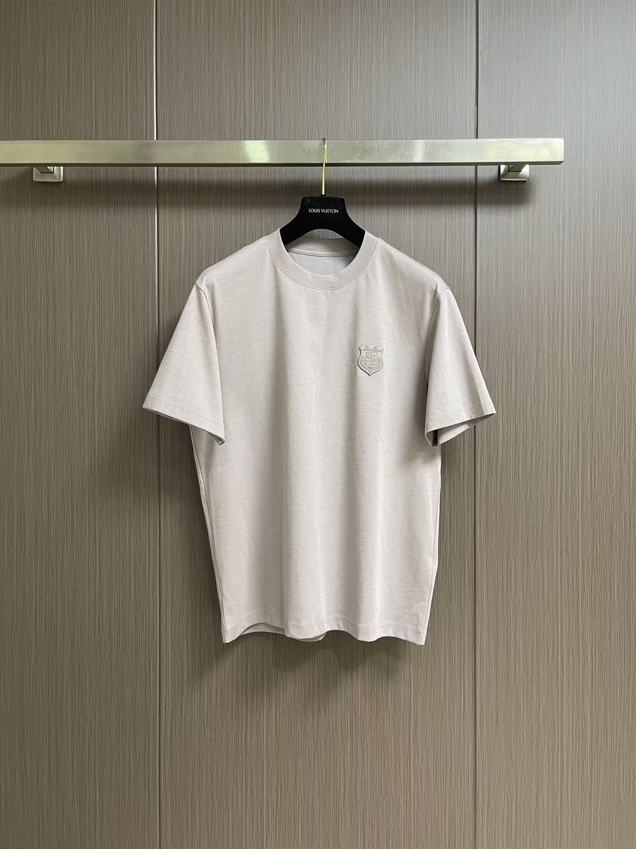 Loro Piana LoroPiana 2026SS夏季新品仔章logo圆领短袖T恤，帅气时尚，胸前凹