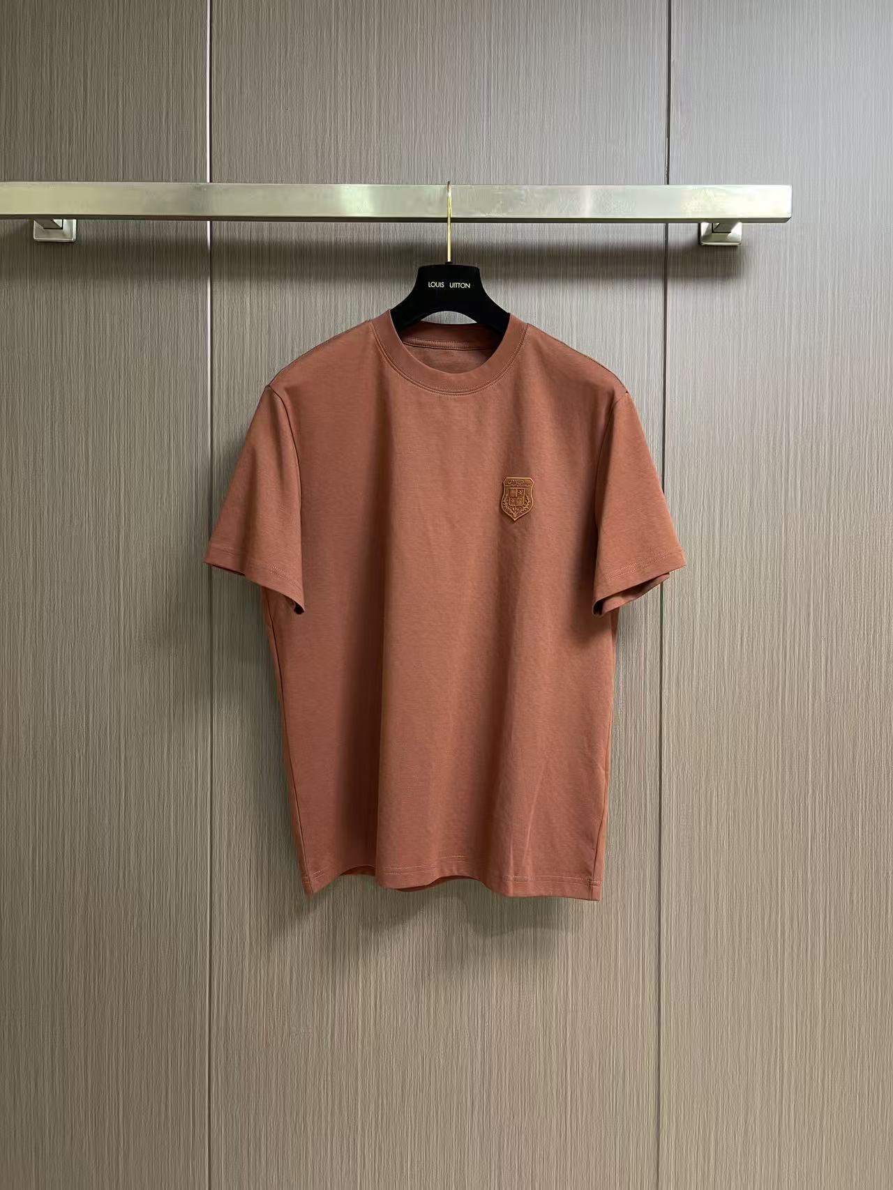 Loro Piana LoroPiana 2026SS夏季新品仔章logo圆领短袖T恤，帅气时尚，胸前凹