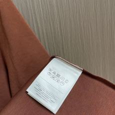 Loro Piana LoroPiana 2026SS夏季新品仔章logo圆领短袖T恤,帅气时尚,胸前凹 Loro Piana LoroPiana 2026SS夏季新品仔章logo圆领短袖T恤,帅气时尚,胸前凹