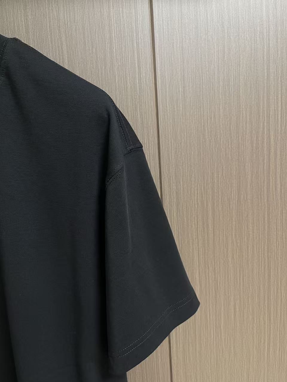 CHANEL 2026SS早春新款简约标识系列极简字母印花短袖T恤，32支双单品。股面料克重洗水后240