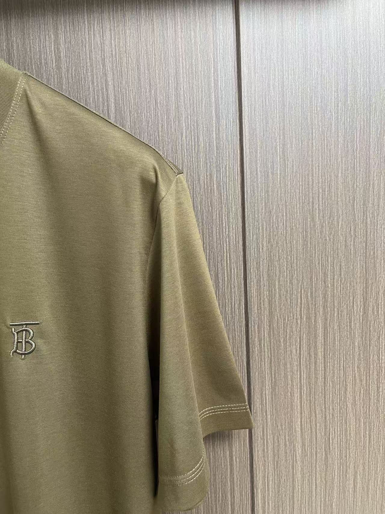 Burberry TB标识刺绣男士短袖T恤，极简经典款式，客供定制长绒棉～舒适吸湿透气，手感质感柔软细腻