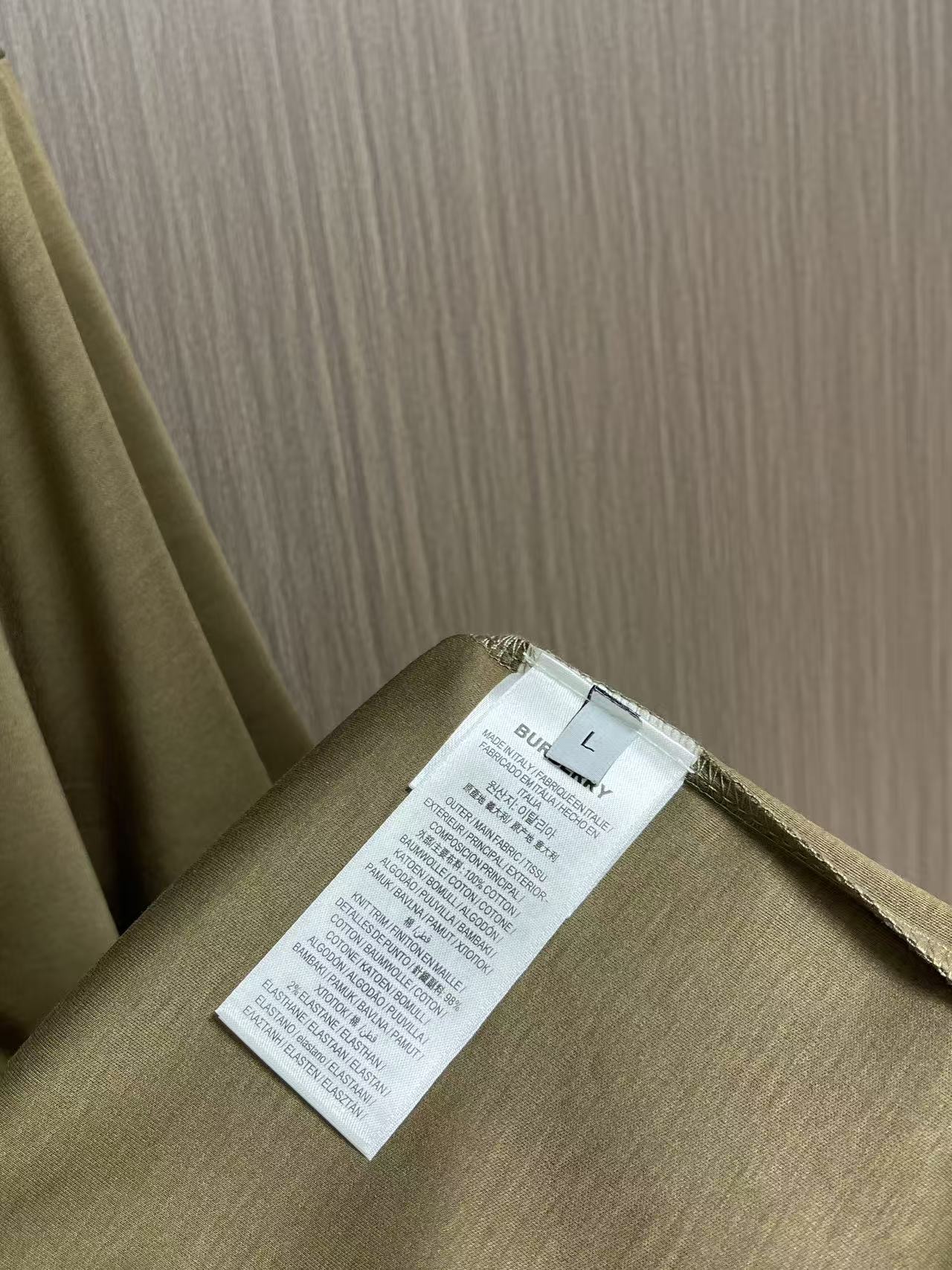 Burberry TB标识刺绣男士短袖T恤，极简经典款式，客供定制长绒棉～舒适吸湿透气，手感质感柔软细腻