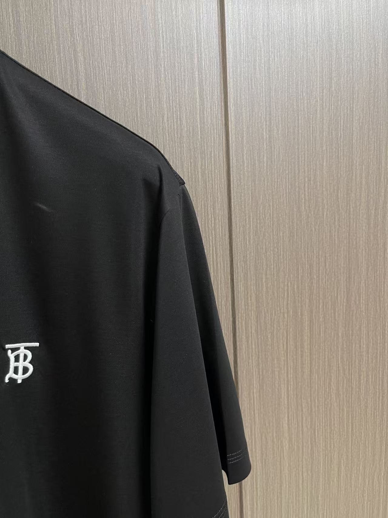 Burberry TB标识刺绣男士短袖T恤，极简经典款式，客供定制长绒棉～舒适吸湿透气，手感质感柔软细腻
