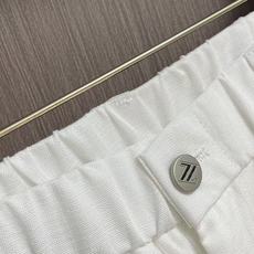 Zegna 2026SS夏季新款全麻料纯色短裤,经典全麻夏季短裤,配色现代时尚,面料触感轻薄透气,贴身穿 Zegna 2026SS夏季新款全麻料纯色短裤,经典全麻夏季短裤,配色现代时尚,面料触感轻薄透气,贴身穿