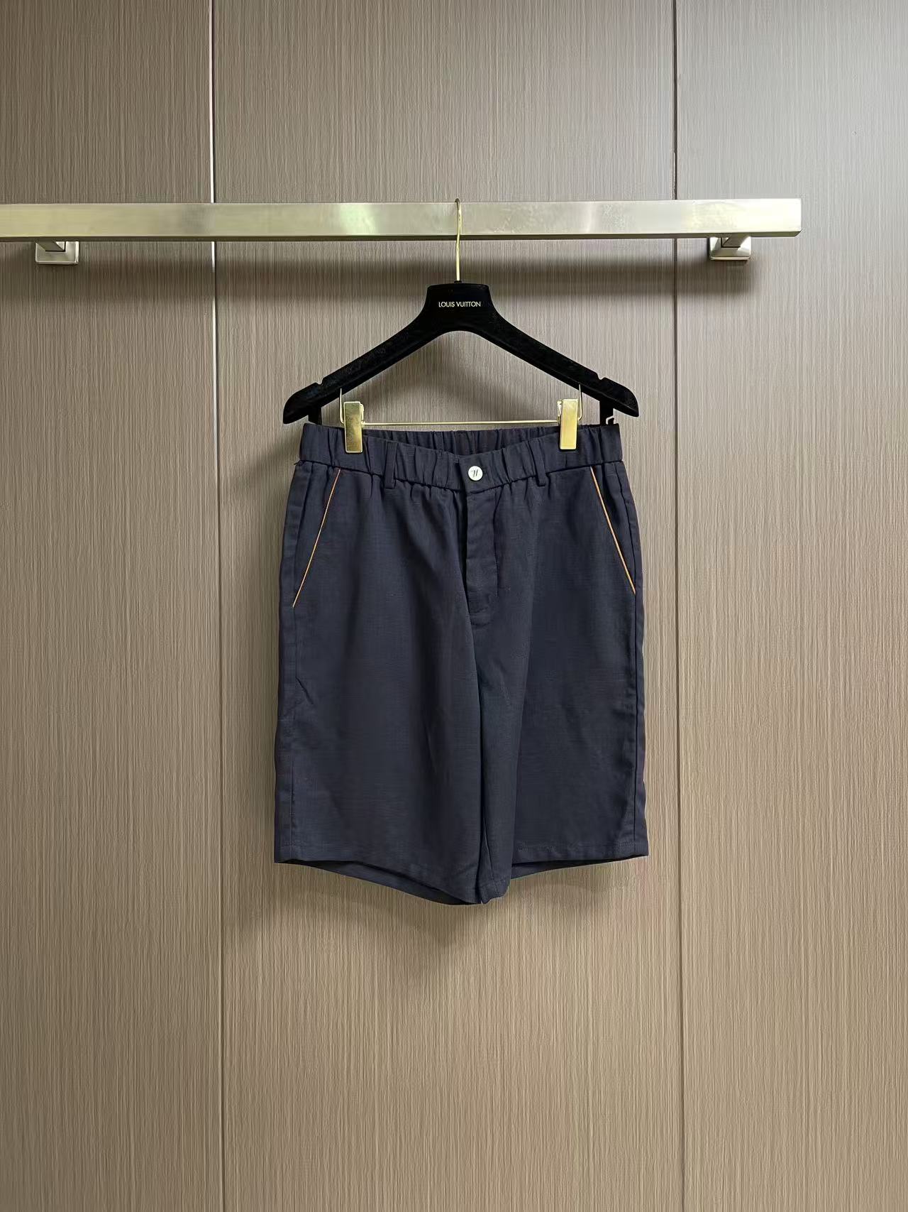Zegna 2026SS夏季新款全麻料纯色短裤，经典全麻夏季短裤，配色现代时尚，面料触感轻薄透气，贴身穿