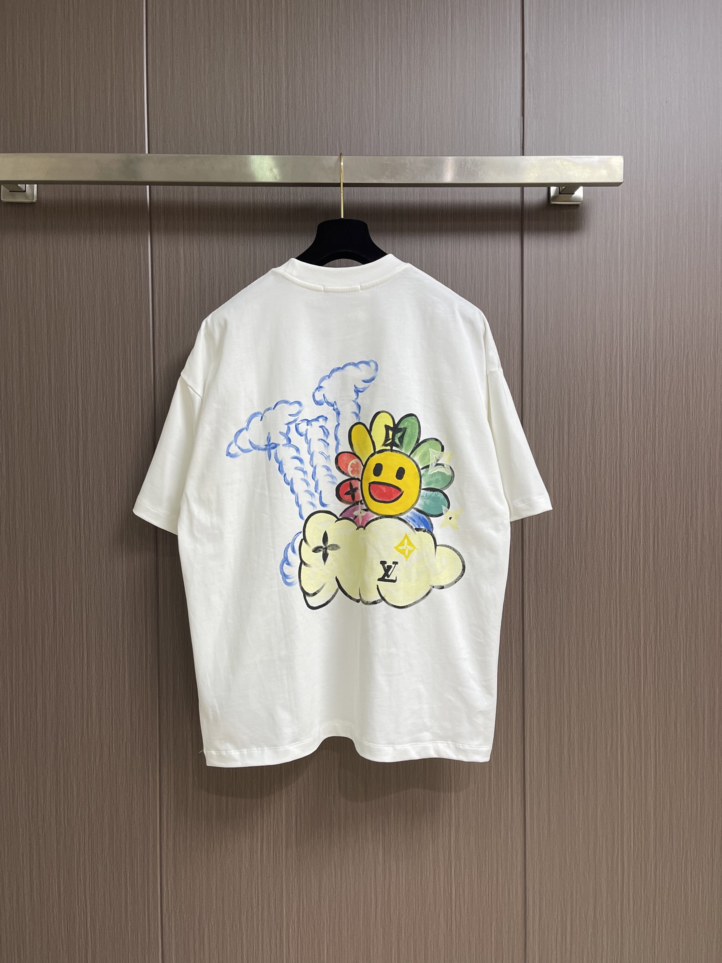 LV  2026SS 限定新品涂鸦logo印花短袖T恤，基础简约百搭款式，面料采用是高克重的针织棉布料，