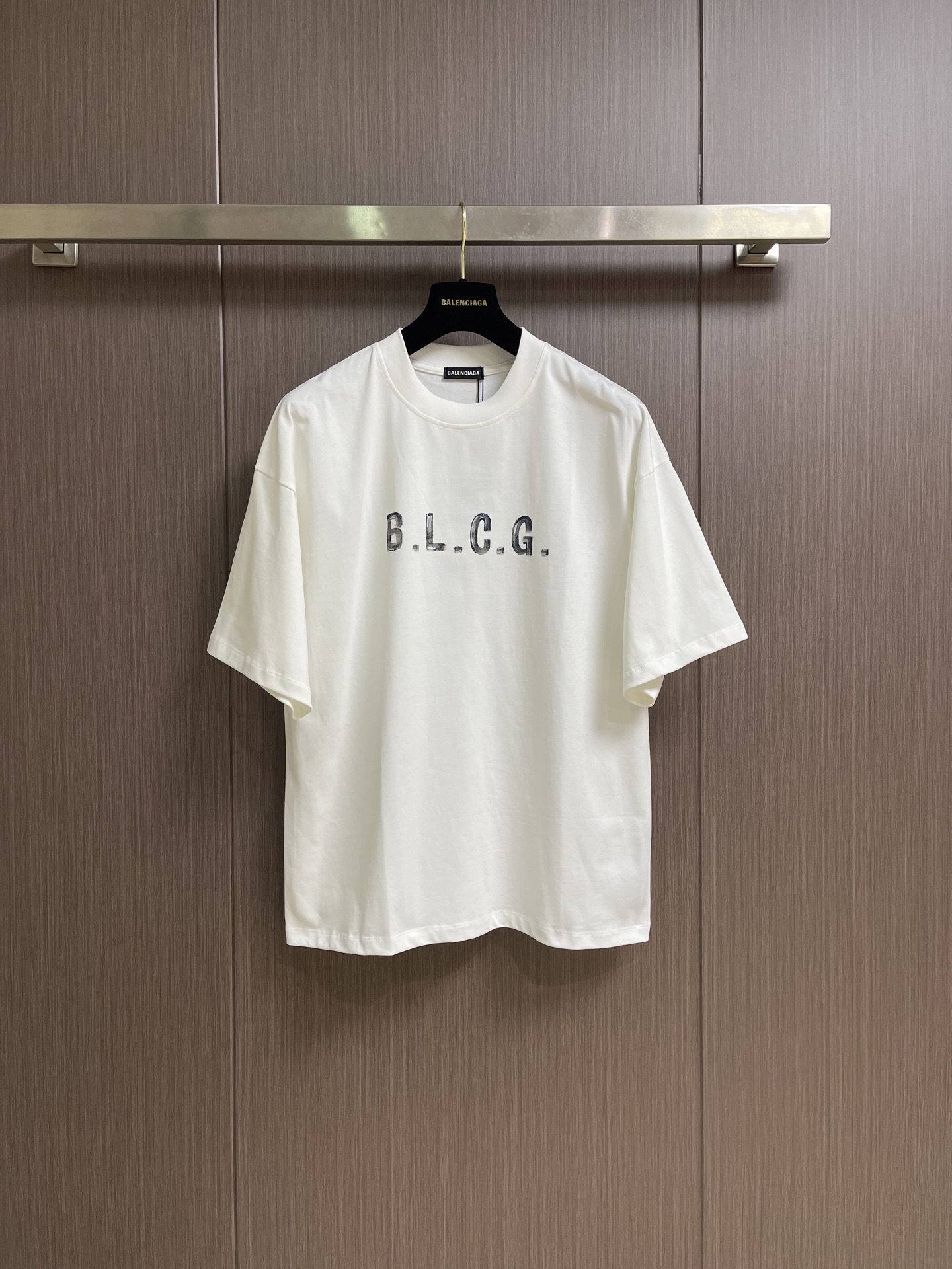 Balenciaga 涂鸦小狗字母logo印花短袖T恤 独具时尚创意的涂鸦图案 休闲宽松版型 适合各种身
