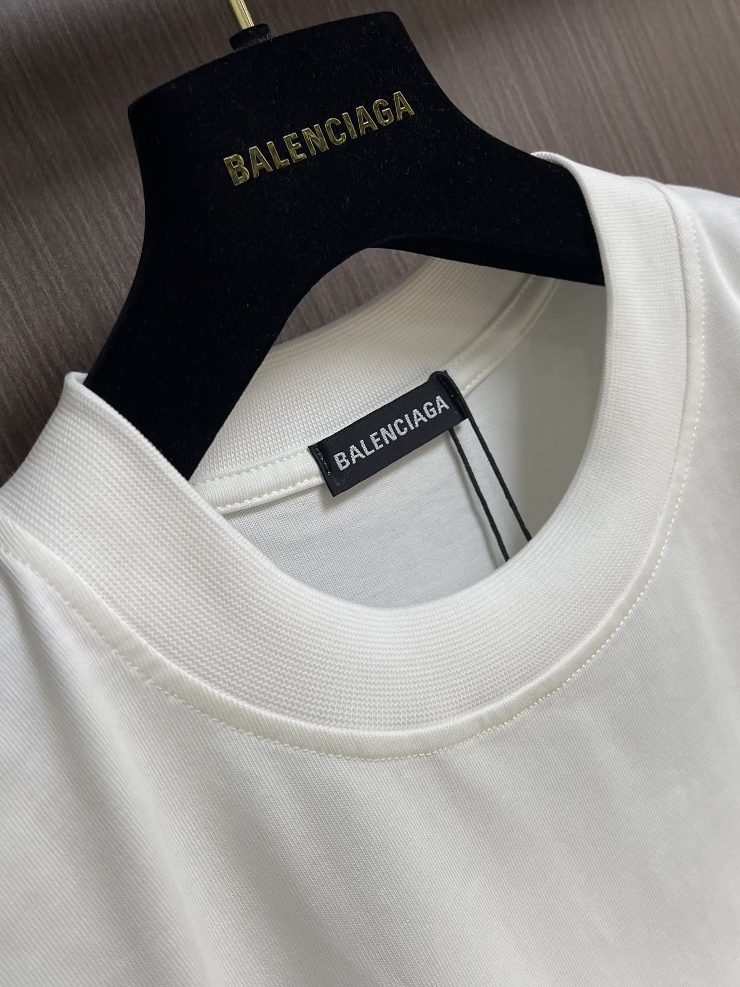 Balenciaga 涂鸦小狗字母logo印花短袖T恤 独具时尚创意的涂鸦图案 休闲宽松版型 适合各种身