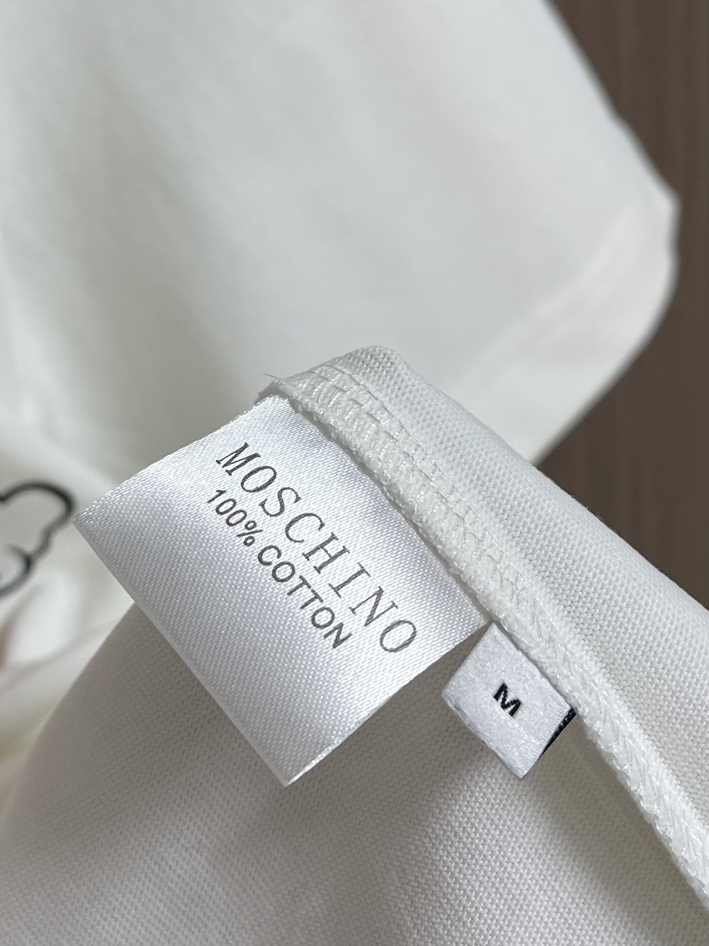 MOSCHINO 莫斯奇诺2026SS春夏新款马里奥印花圆领T恤，100%纯棉面料，胸前最新马里奥图案，