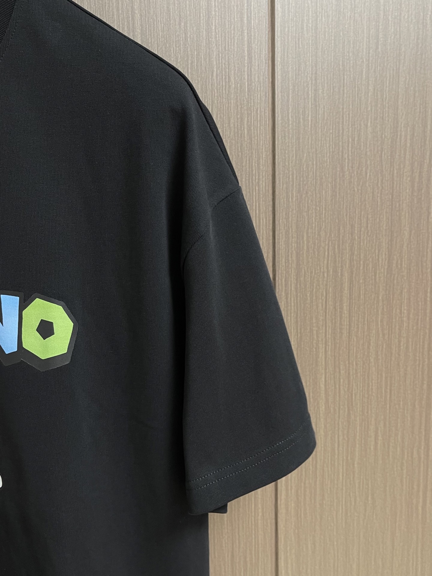 MOSCHINO 莫斯奇诺2026SS春夏新款马里奥印花圆领T恤，100%纯棉面料，胸前最新马里奥图案，