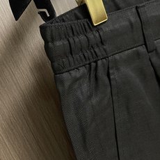 BC 2026ss春夏新款轻薄混纺抽绳休闲裤,男士净色商务休闲直筒型休闲裤!选用客供定织定染轻薄天丝亚麻 BC 2026ss春夏新款轻薄混纺抽绳休闲裤,男士净色商务休闲直筒型休闲裤!选用客供定织定染轻薄天丝亚麻