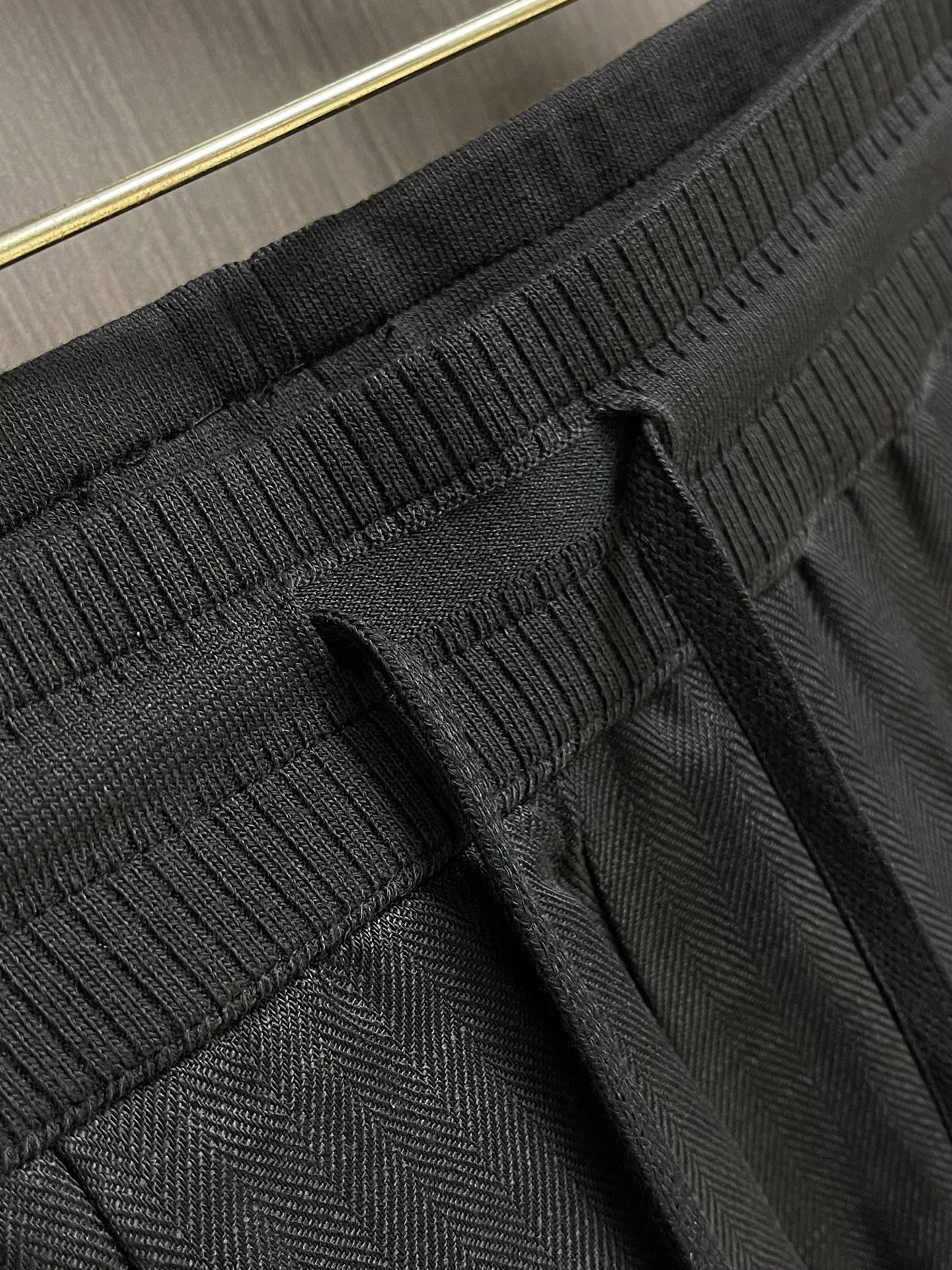 Loro piana LORO PIANA 诺悠翩雅亚麻休闲长裤，亚麻纤维自带天然结节纹理，贴肤穿像裹着