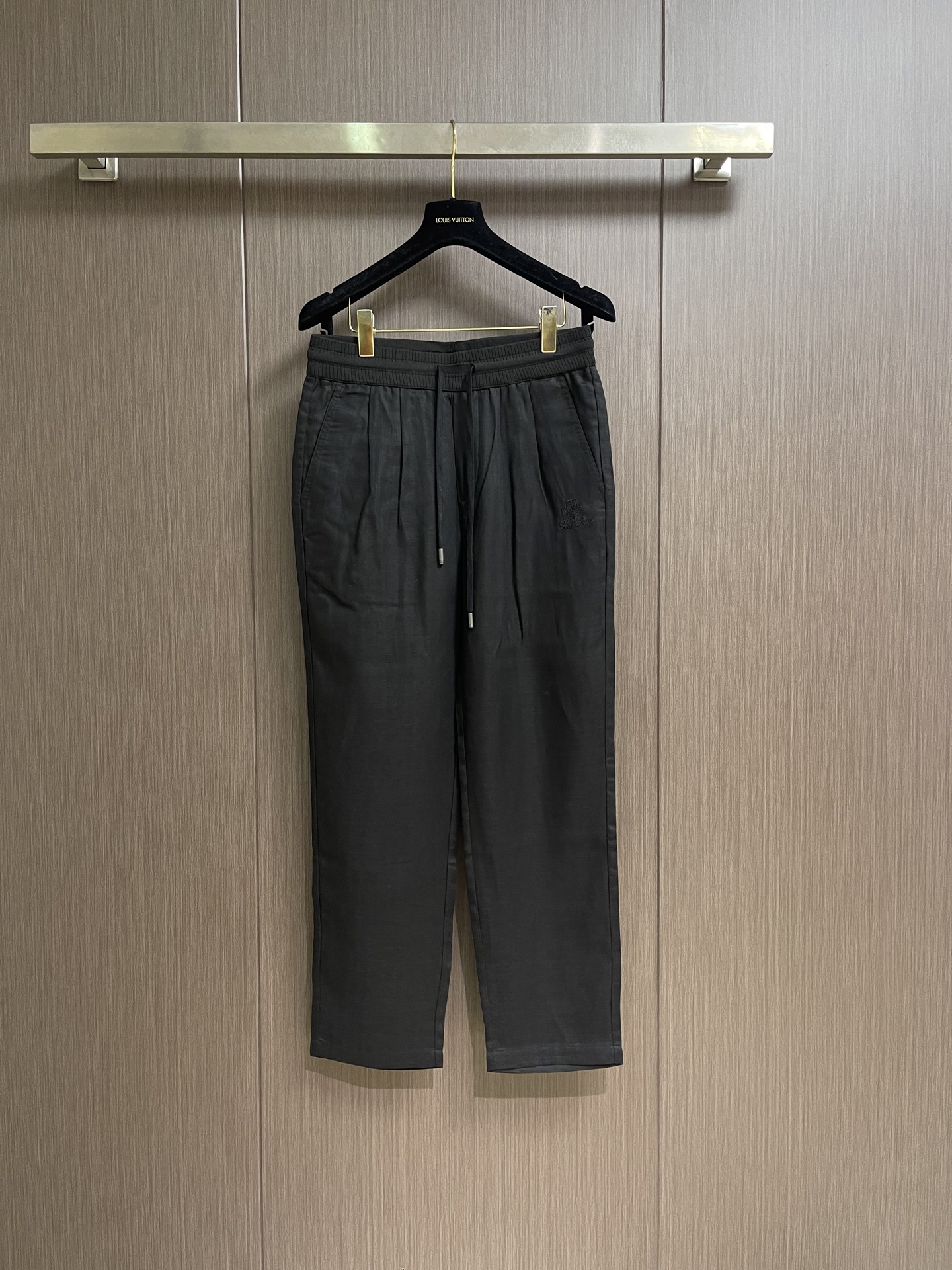 Loro piana LORO PIANA 诺悠翩雅亚麻休闲长裤，亚麻纤维自带天然结节纹理，贴肤穿像裹着