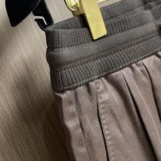 Loro piana LORO PIANA 诺悠翩雅亚麻休闲长裤,亚麻纤维自带天然结节纹理,贴肤穿像裹着 Loro piana LORO PIANA 诺悠翩雅亚麻休闲长裤,亚麻纤维自带天然结节纹理,贴肤穿像裹着