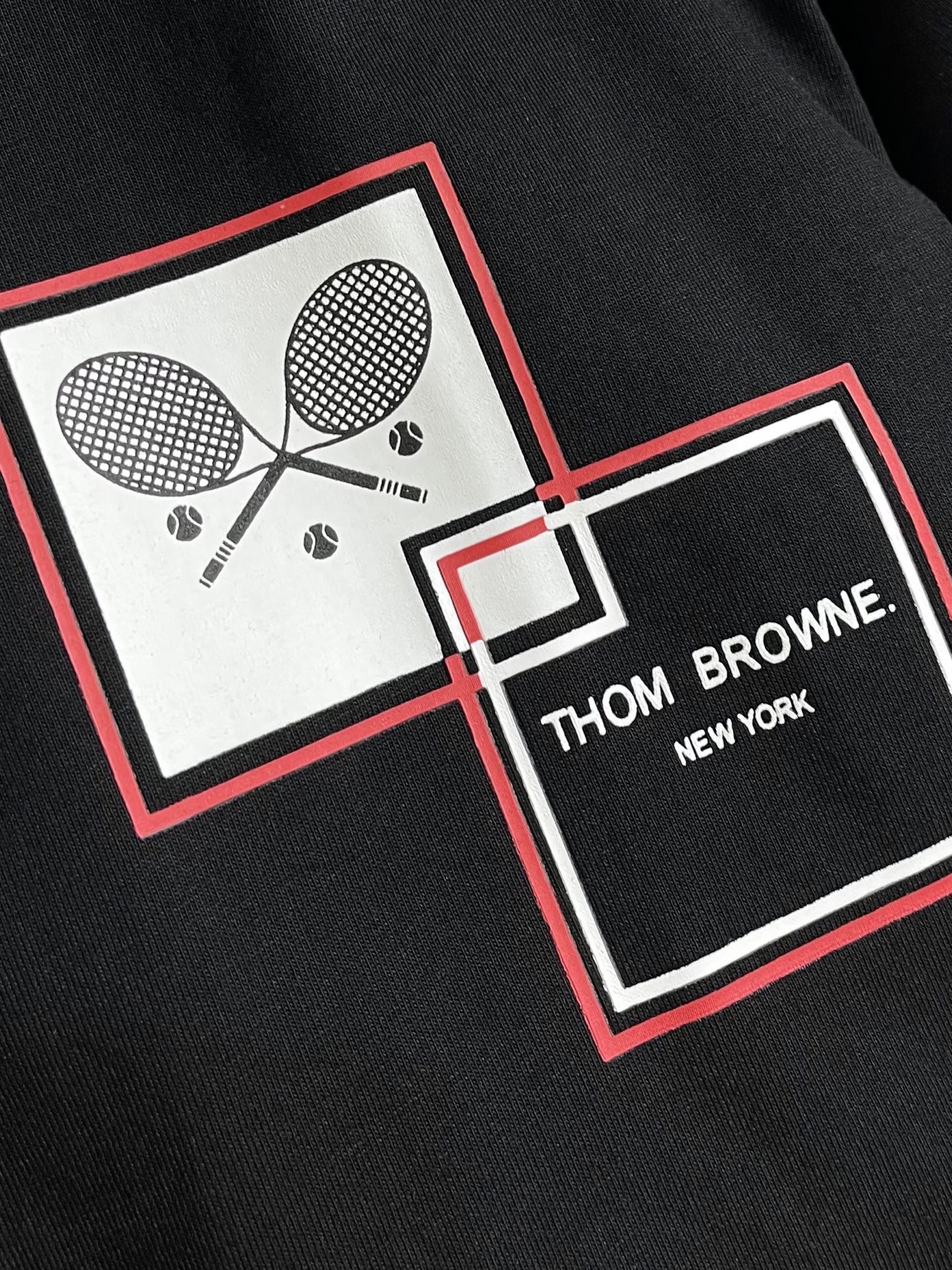 Thom Browne TB 2026ss网球印花标识圆领短袖T恤 230克精馏纯棉料，定制纯棉编机领 