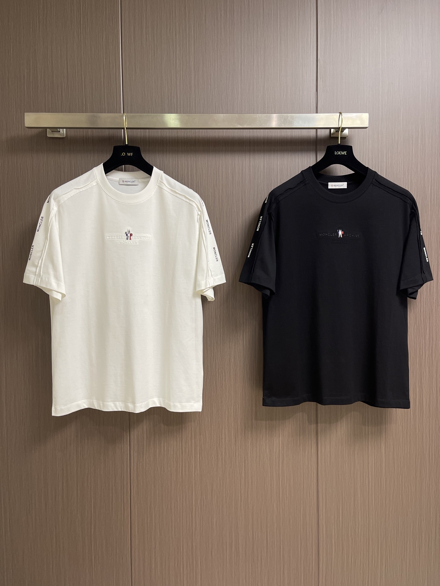 Moncler 2026SS夏季新款印花压胶圆领T恤，搭配重工高端数码个性logo 印花，做工细致完美，