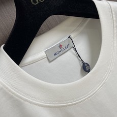 moncler x 石头岛 Stone lsland 徽章印花短袖T恤 定制星屿奢韧平棉 柔糯挺括 胸 moncler x 石头岛 Stone lsland 徽章印花短袖T恤 定制星屿奢韧平棉 柔糯挺括 胸