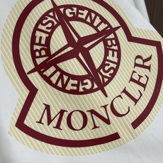moncler x 石头岛 Stone lsland 徽章印花短袖T恤 定制星屿奢韧平棉 柔糯挺括 胸 moncler x 石头岛 Stone lsland 徽章印花短袖T恤 定制星屿奢韧平棉 柔糯挺括 胸