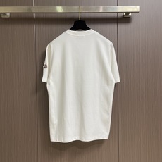 moncler x 石头岛 Stone lsland 徽章印花短袖T恤 定制星屿奢韧平棉 柔糯挺括 胸 moncler x 石头岛 Stone lsland 徽章印花短袖T恤 定制星屿奢韧平棉 柔糯挺括 胸