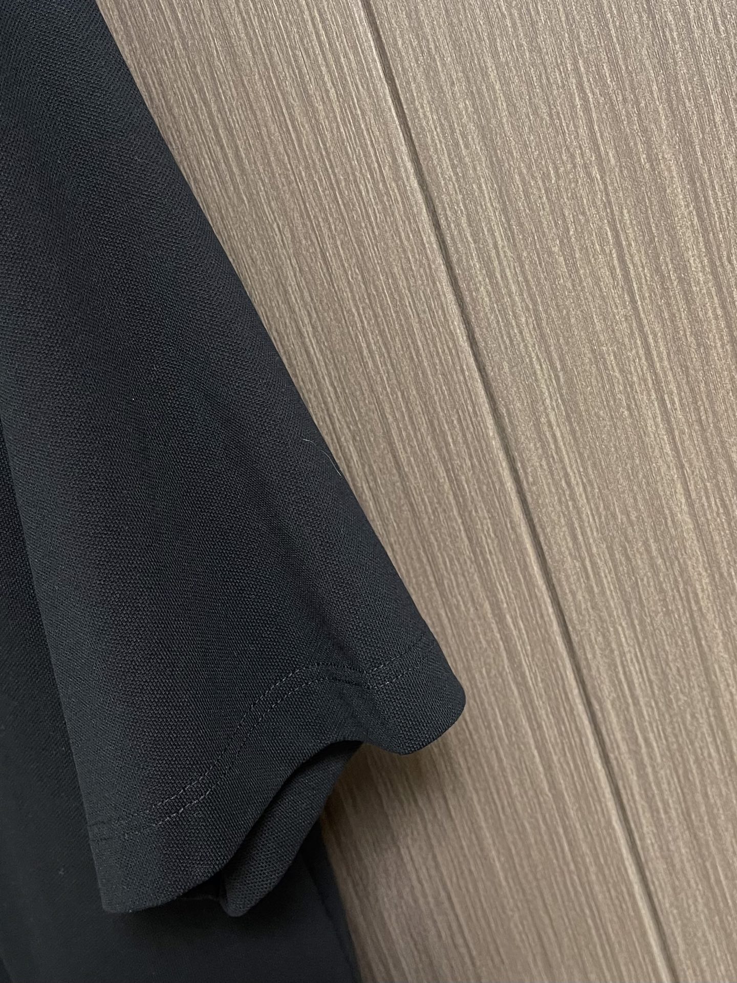 Burberry 2026SS春夏新款撞色翻领Polo衫，经典织带门襟，TB植绒刺绣Logo标识，定制字