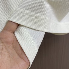 Hermes 标识刺绣短袖Polo衫,定制烟絮精纺珠棉,衣领以撞色马鞍针法勾勒利落轮廓,马术皮具的手工匠 Hermes 标识刺绣短袖Polo衫,定制烟絮精纺珠棉,衣领以撞色马鞍针法勾勒利落轮廓,马术皮具的手工匠