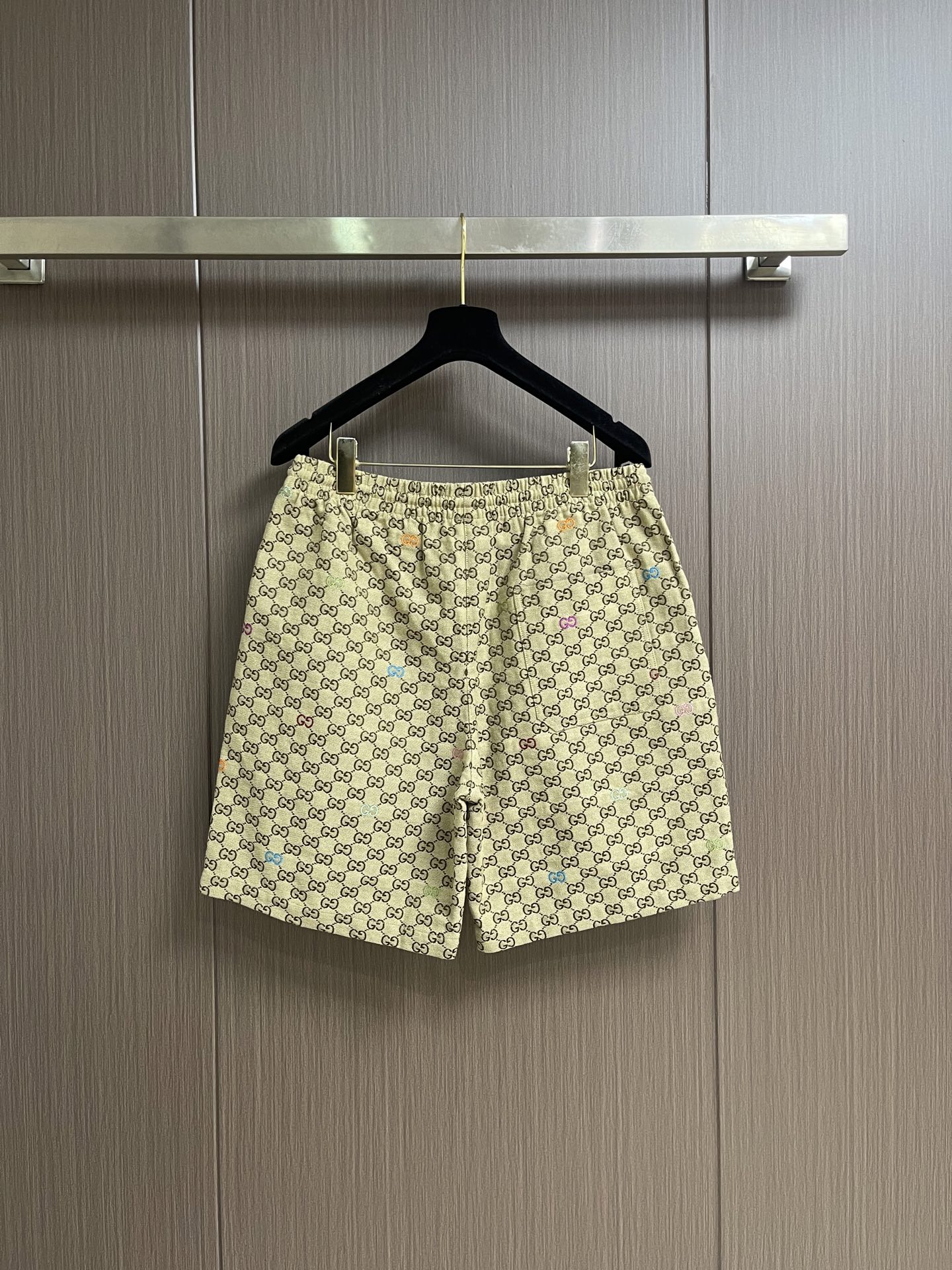 Gucci 2026SS夏季新款男士老花布中裤短裤，原版订织小刺绣双GG标识面料，面料质感很好，休闲旅游