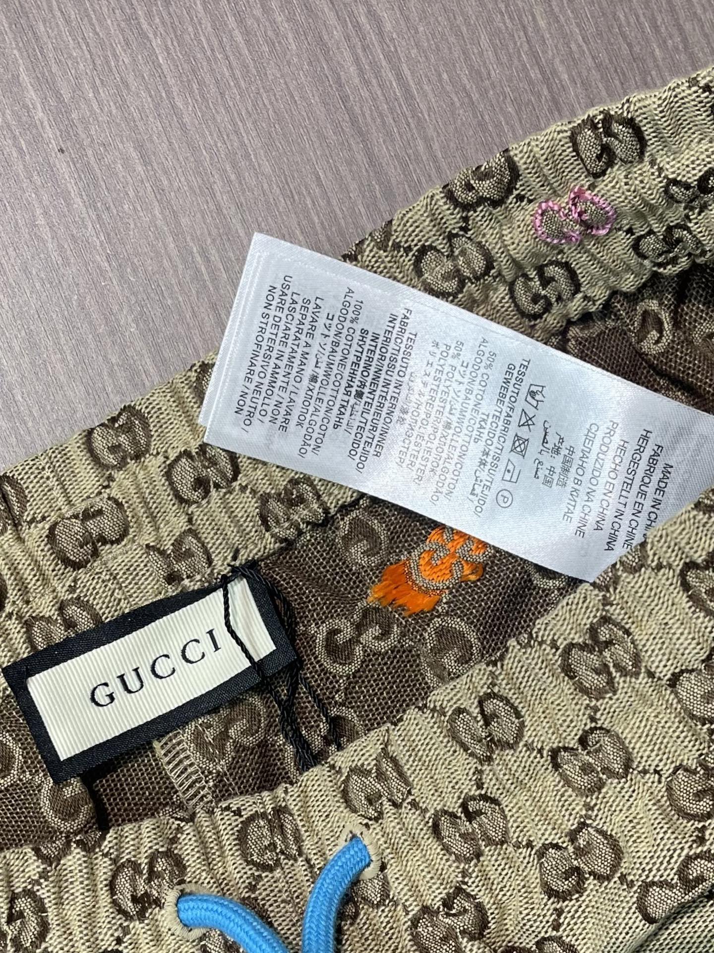 Gucci 2026SS夏季新款男士老花布中裤短裤，原版订织小刺绣双GG标识面料，面料质感很好，休闲旅游
