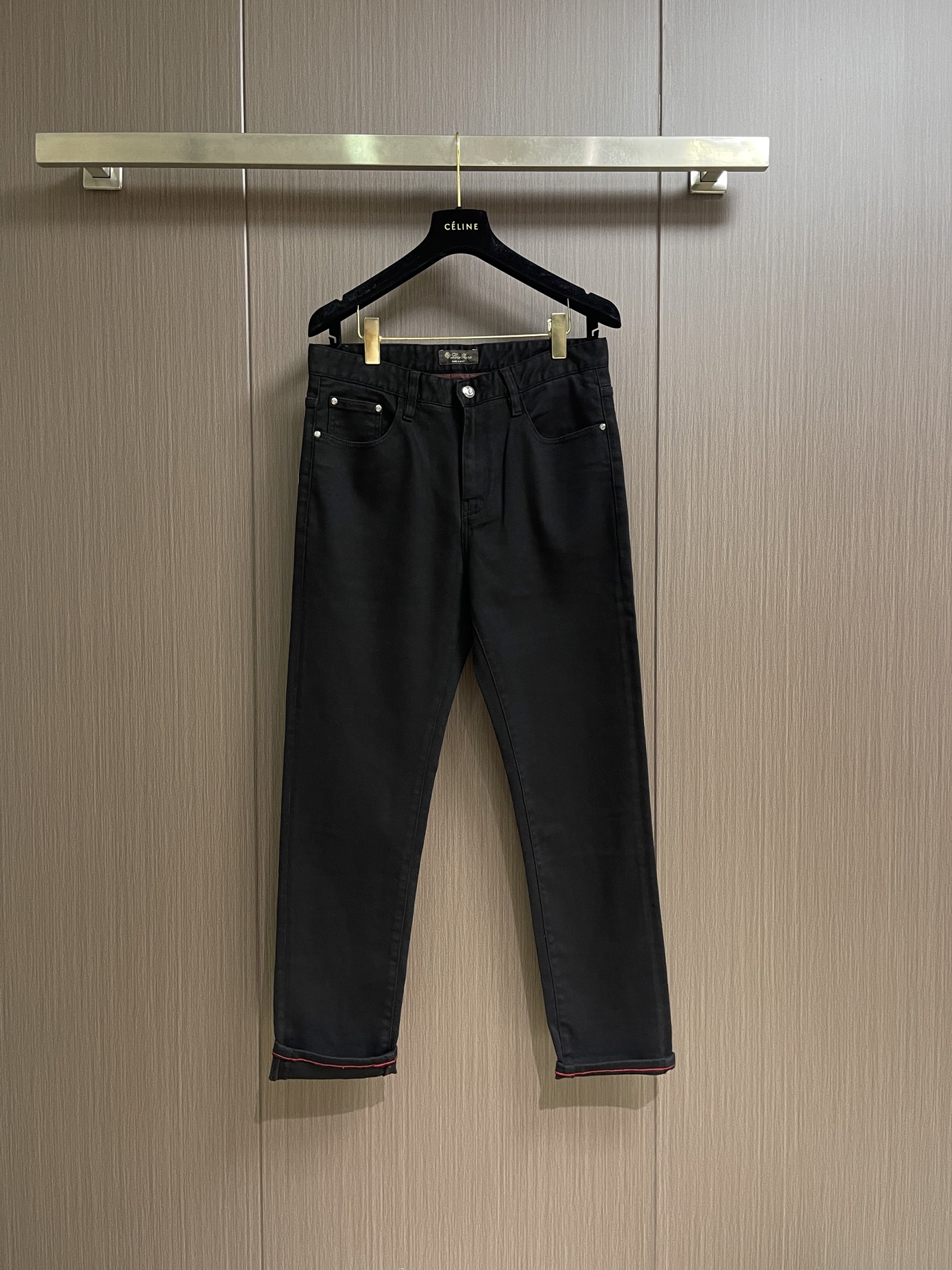 NO:928903,LP Loropiana 2026SS new summer washed jeans casual pants, neat tailoring visible to the naked eye, straight slim fit pants!  Dense and neat wiring, customized hardware with logo engraving, classic placket zipper, basic style, not too picky!  Size 29-30-31-32-33-34-36-38-40,,loro piana,loro piana,jeans,19860909LP Loropiana 2026SS夏季新款水洗牛仔裤休闲裤 肉眼可见的利落裁剪,直筒修身款裤型！密实齐整走线,客供定制五金并有logo雕刻,经典门襟拉链,基础款,上身不挑人！尺码29-30-31-32-33-34-36-38-40,,loro piana,loro piana,jeans,,Men's clothing