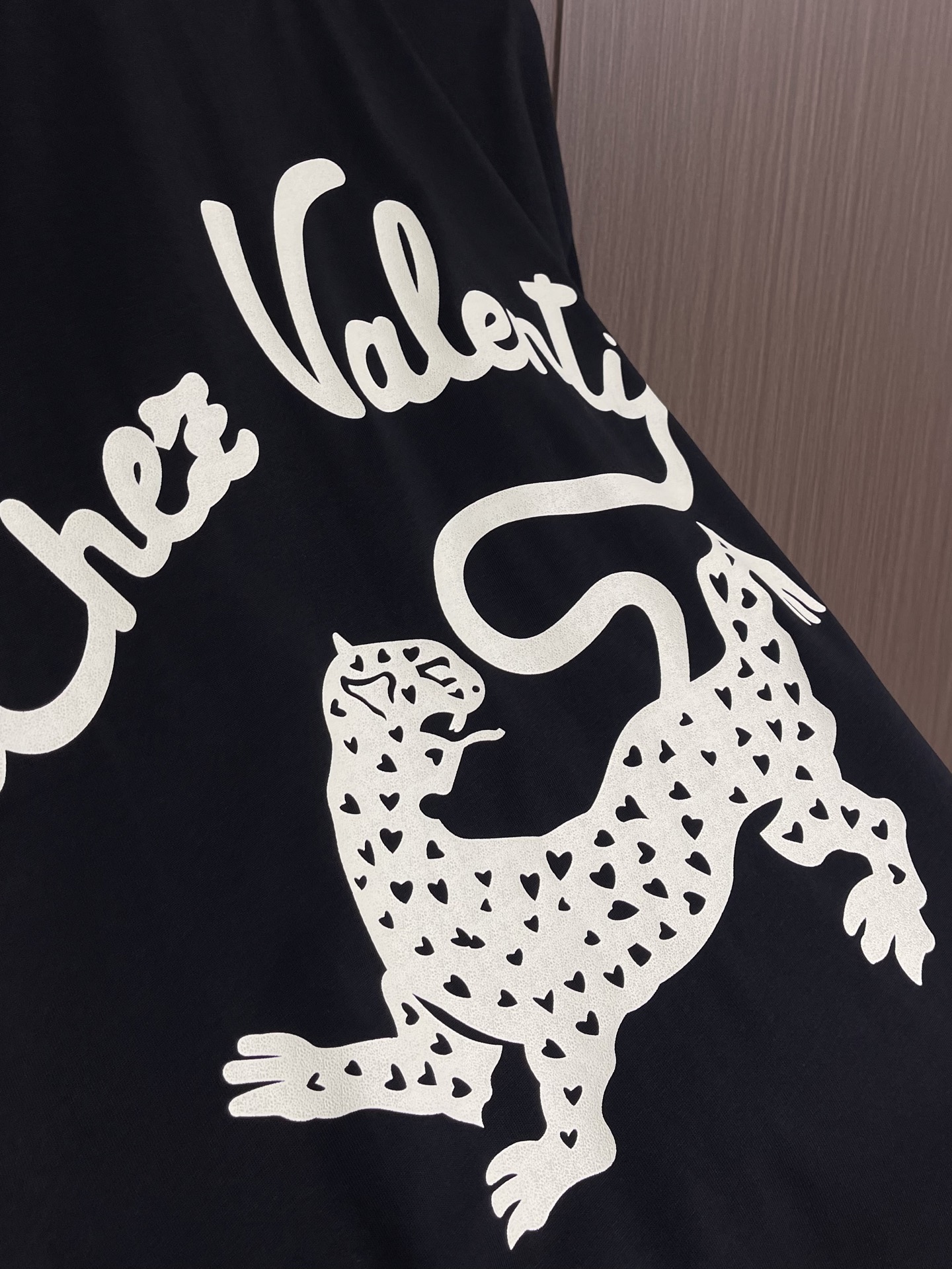 valentino 华伦天奴 徽标印花短袖t恤 搭配鲜明logo 增添浪漫巧思 定制280克双纱棉面料 