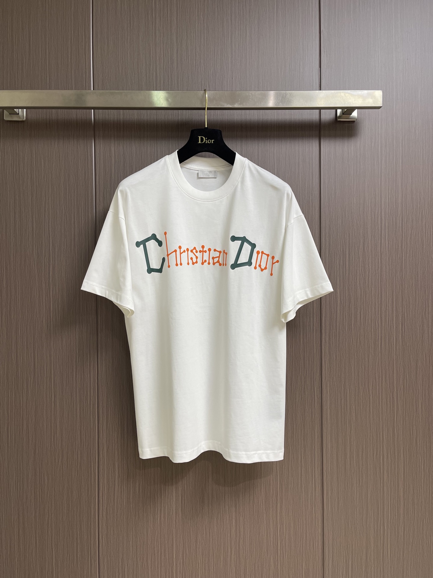 Dior 2026SS春夏新款涂鸦图案圆领短袖T恤，纯棉面料，上身柔软，舒适透气，质感十足！做工精细！饰