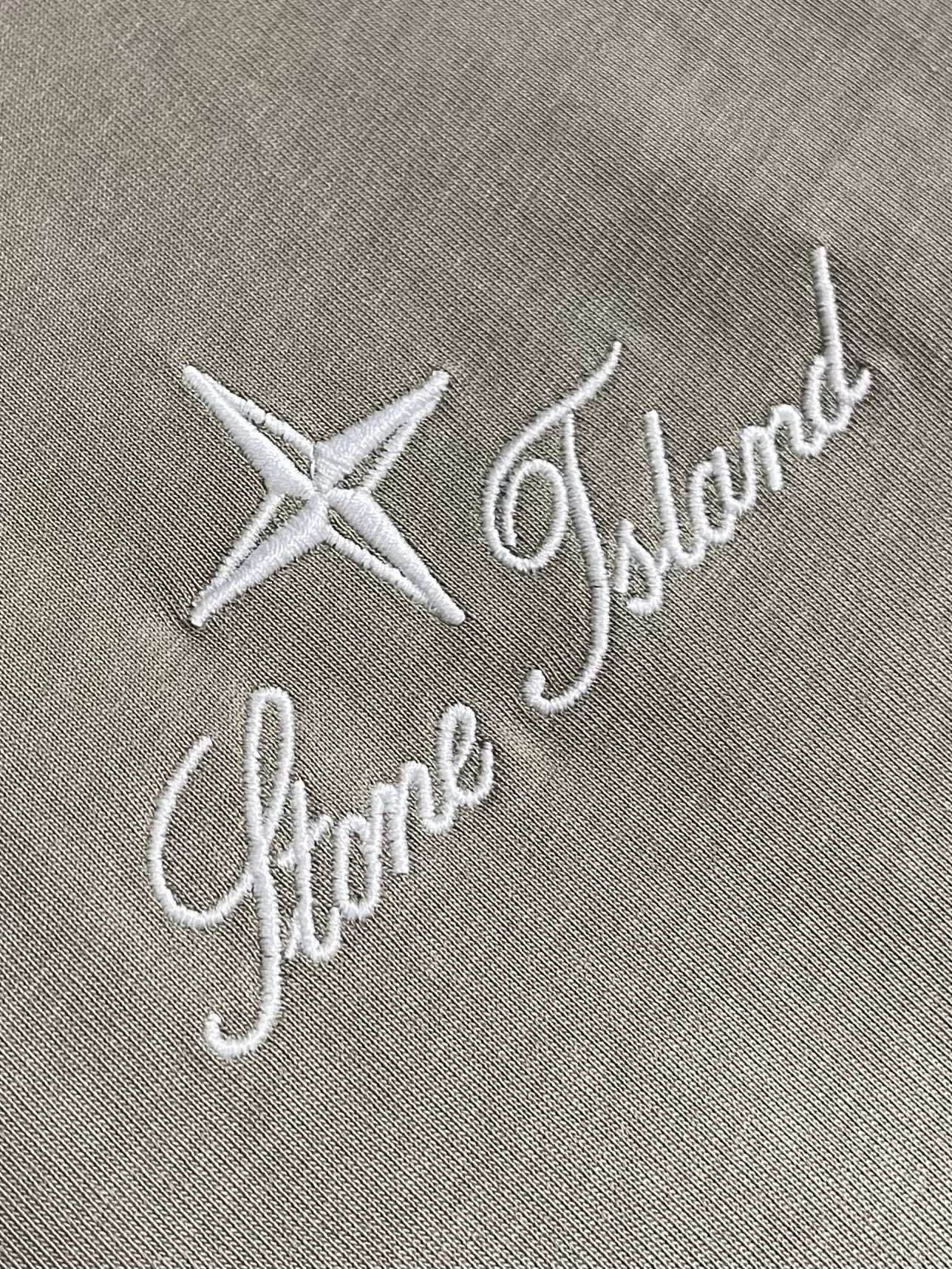 Stone lsland 石头岛新款立体刺绣短袖T恤，280克重磅纯棉面料 标识融入石头岛经典标识，整件