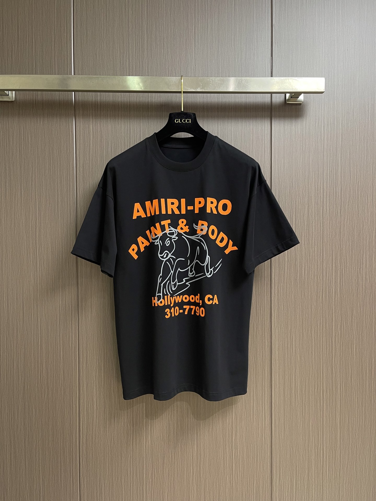 Amiri 2026SS春季新品棉质logo印花圆领T恤，舒适透气棉质面料，标语logo印花工艺点缀，圆