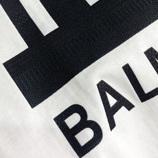 Balmain 巴尔曼2026SS春夏新款 徽标印花圆领短袖T恤,领口经典字母简约时尚,面料舒适透气性非 Balmain 巴尔曼2026SS春夏新款 徽标印花圆领短袖T恤,领口经典字母简约时尚,面料舒适透气性非